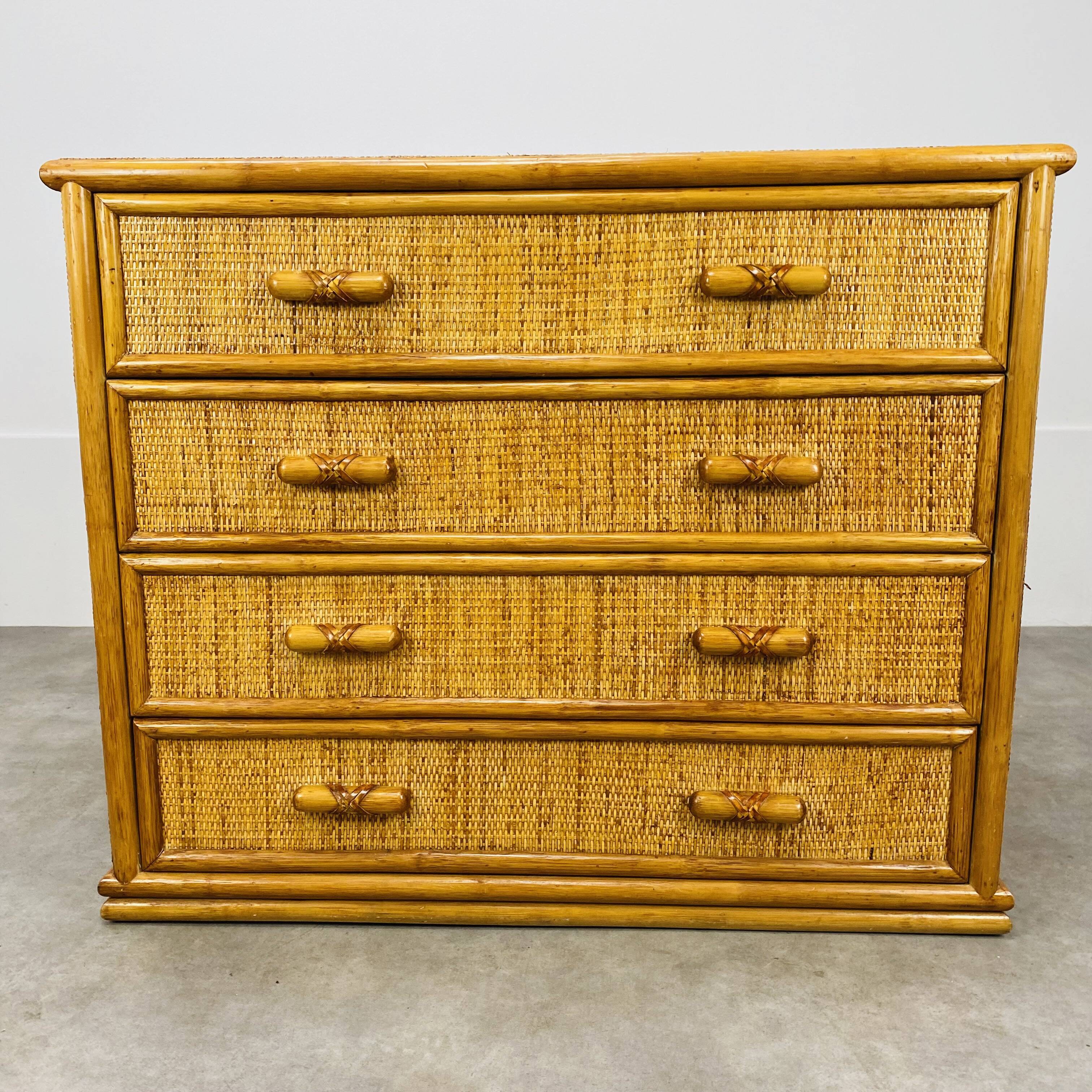 Commode rotin vintage