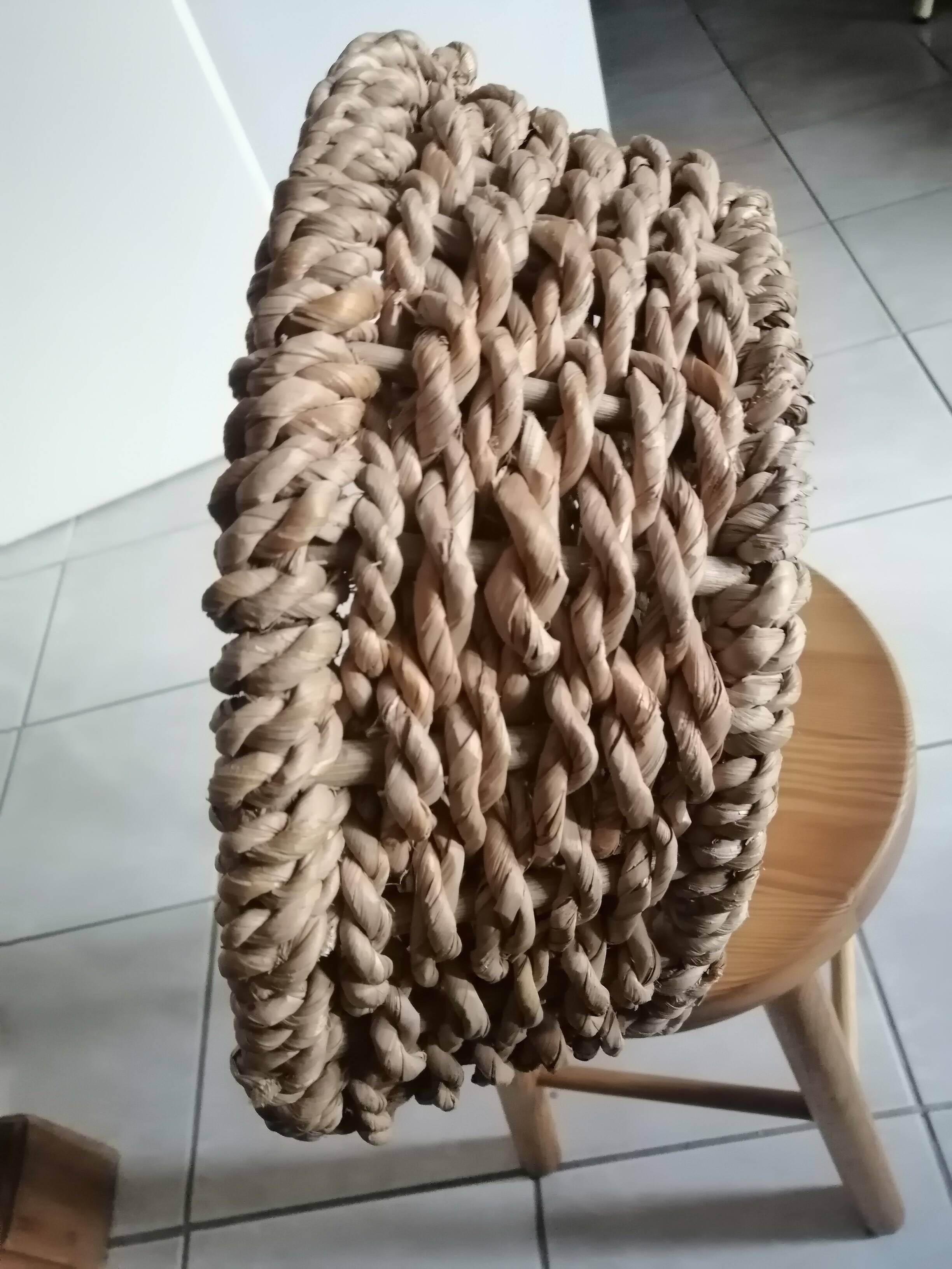 Woven round basket