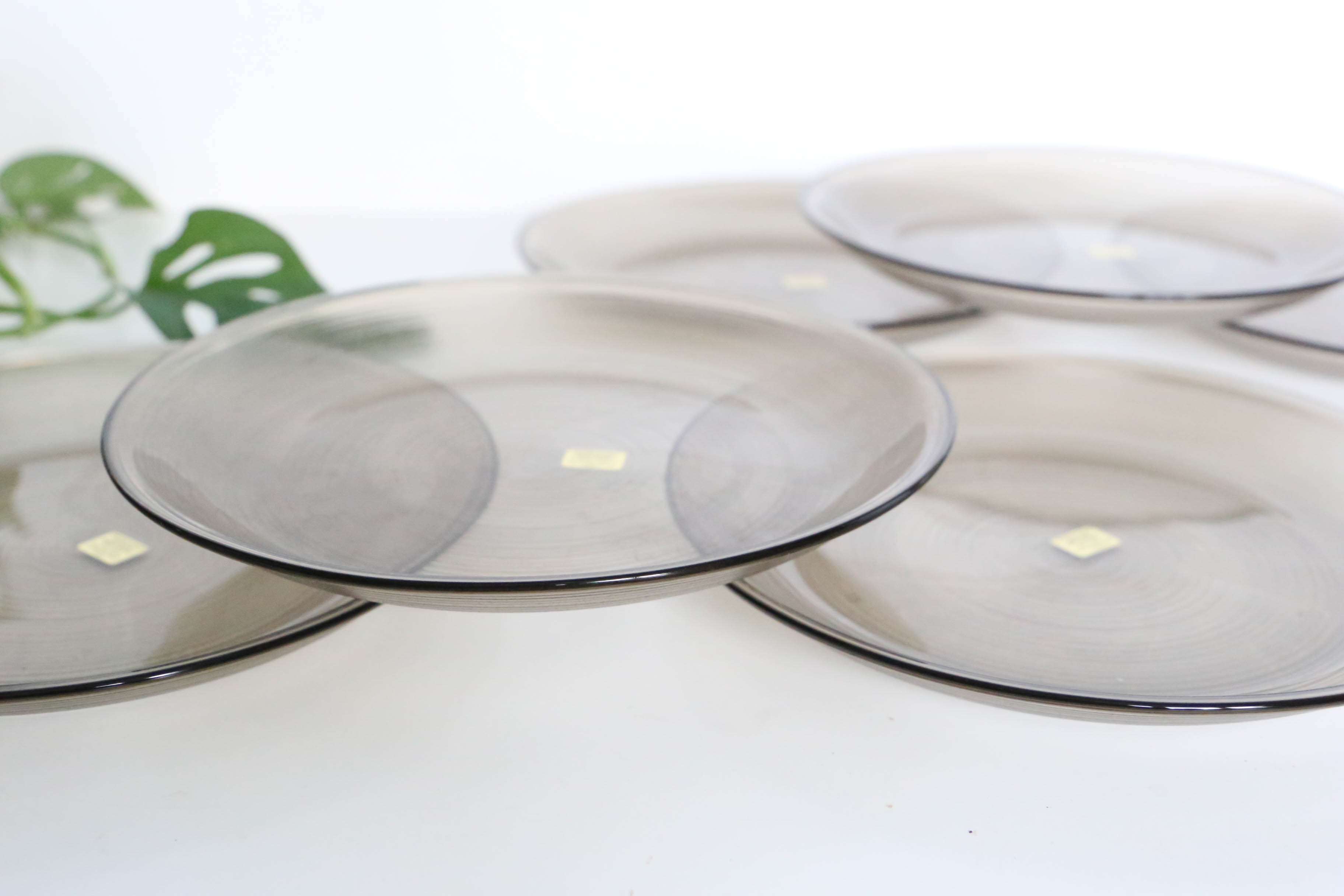 Set of 6 flat plates Arcoroc, in gray smoked glass, vintage French