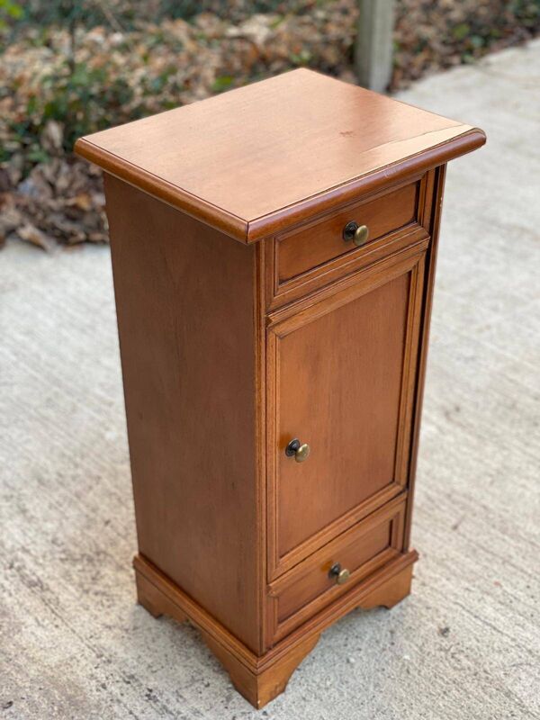 Table de chevet colonne en bois massif avec tiroirs et porte