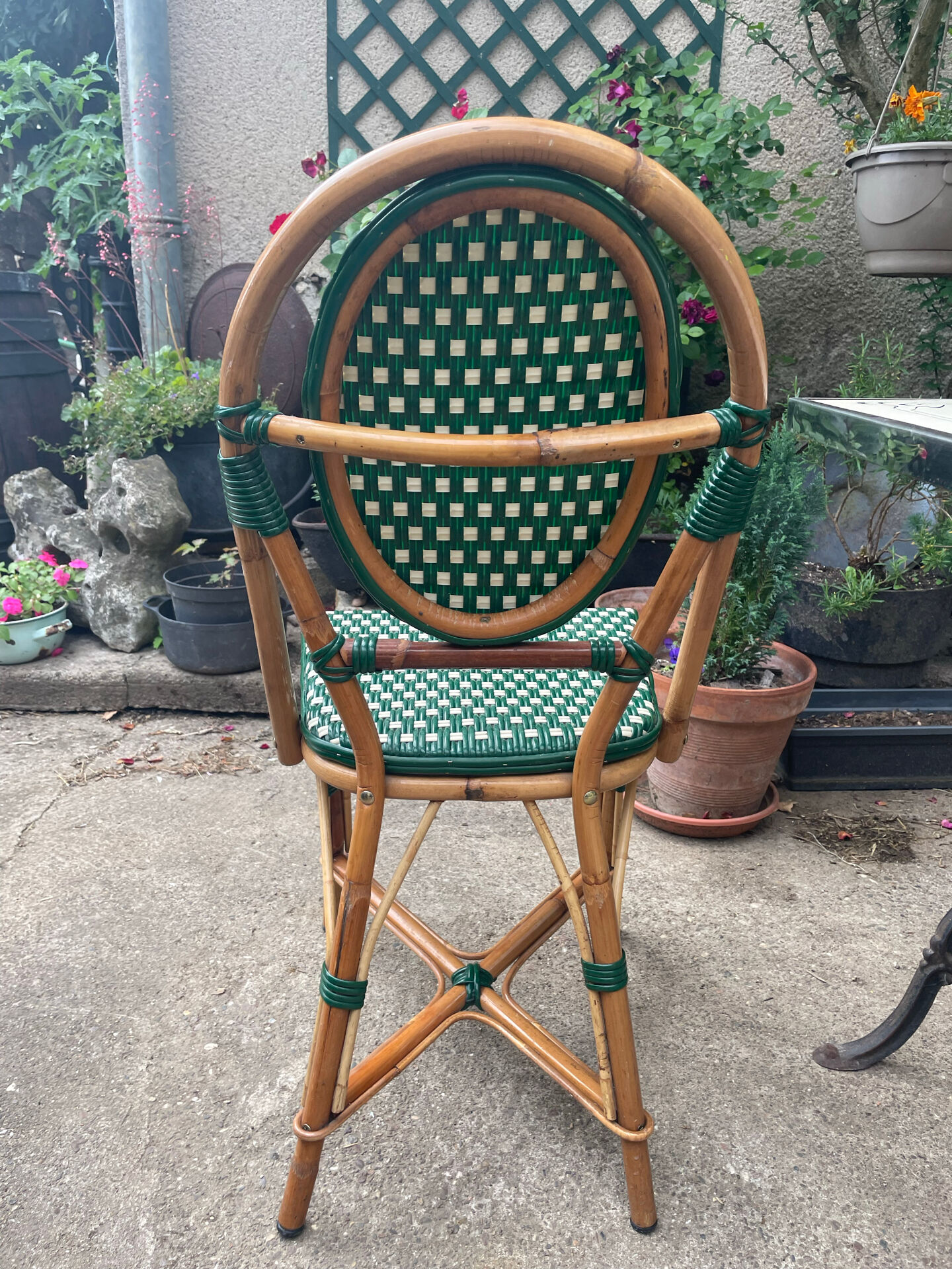 Table & chaises bistrot