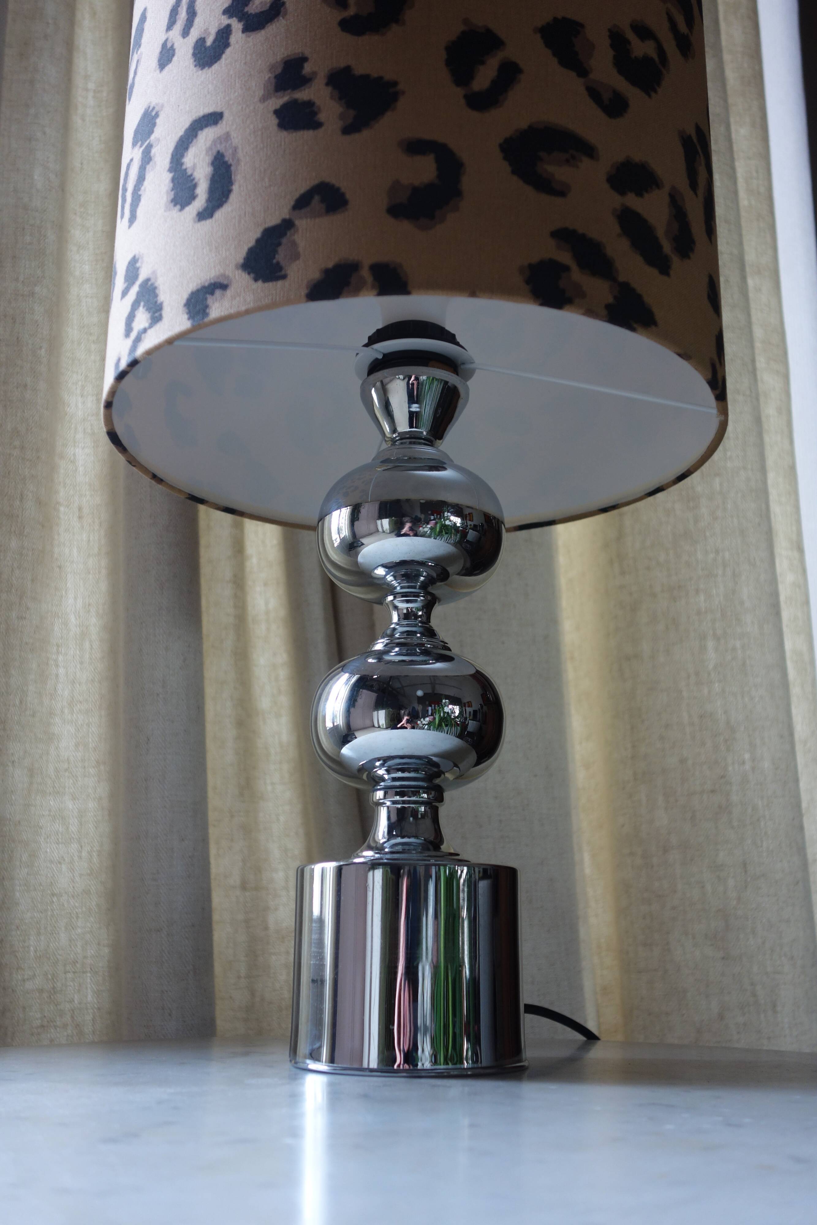 Delmas collection chrome-plated lamp with contemporary lampshade
