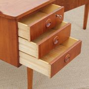 Bureau scandinave boomerang en teck d'Arne Hovmand Olsen