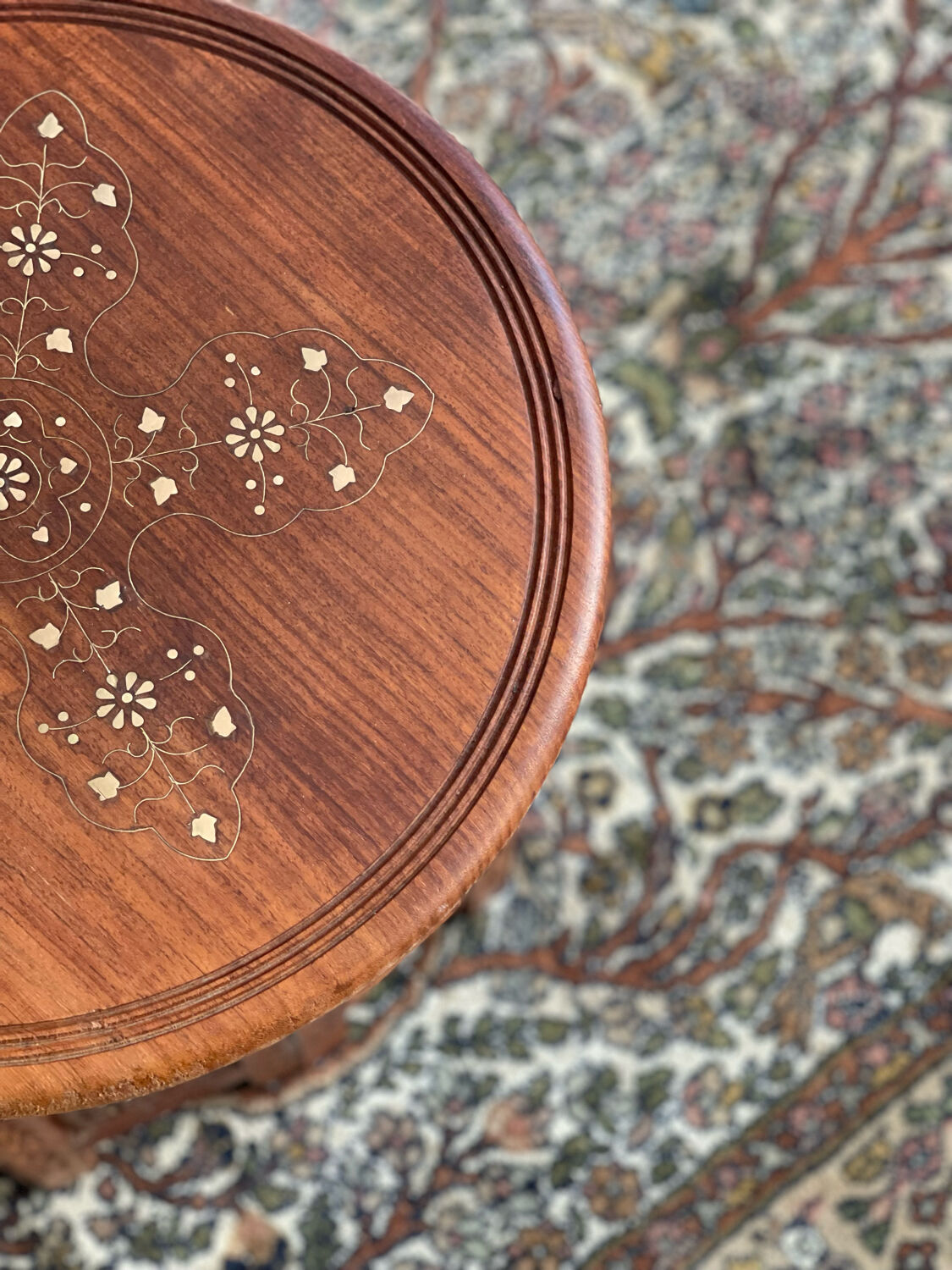 Indian table in wood and brass