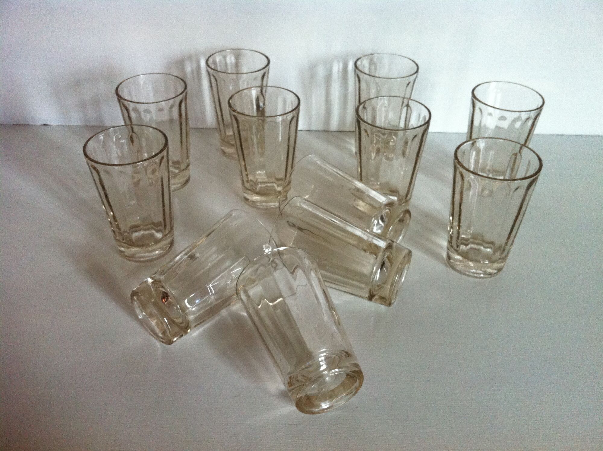 Set of 12 glasses of art deco bistro