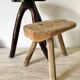 Tabouret tripode artisanal brutaliste