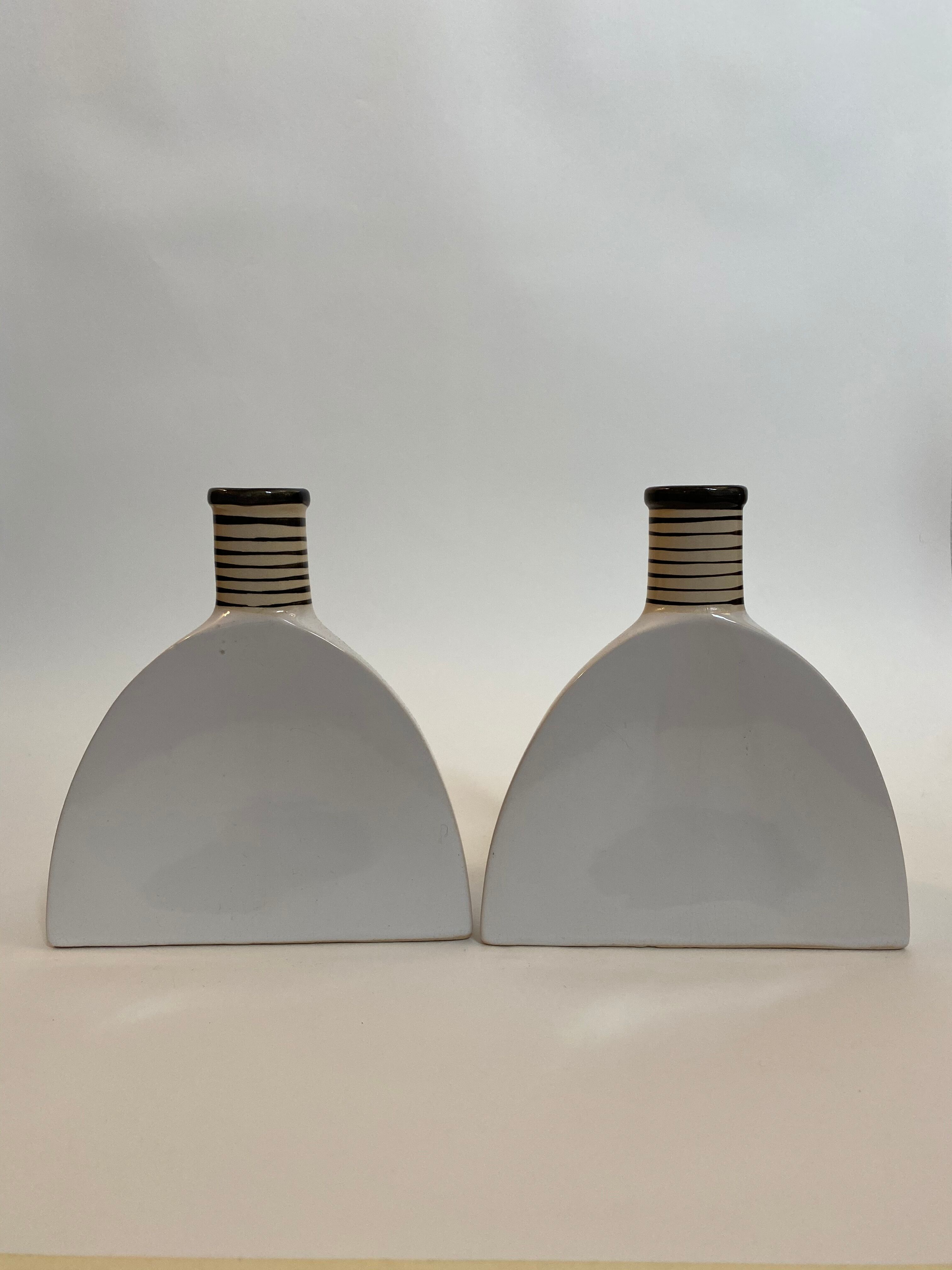 Duo ceramic vases