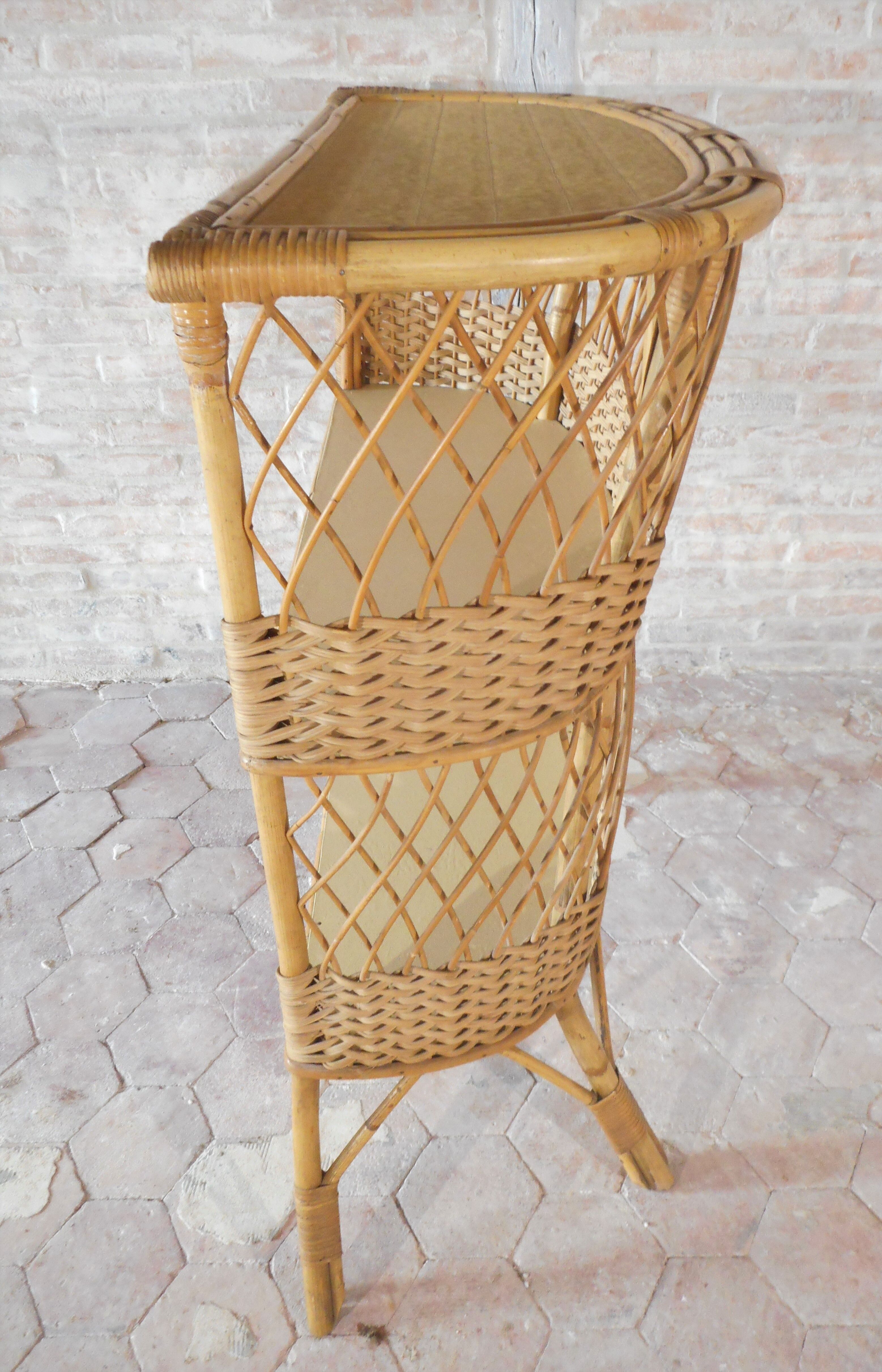 Rattan bar