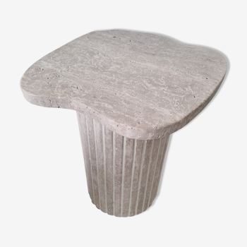 Alpha irregular side table in natural travertine - ribbed foot