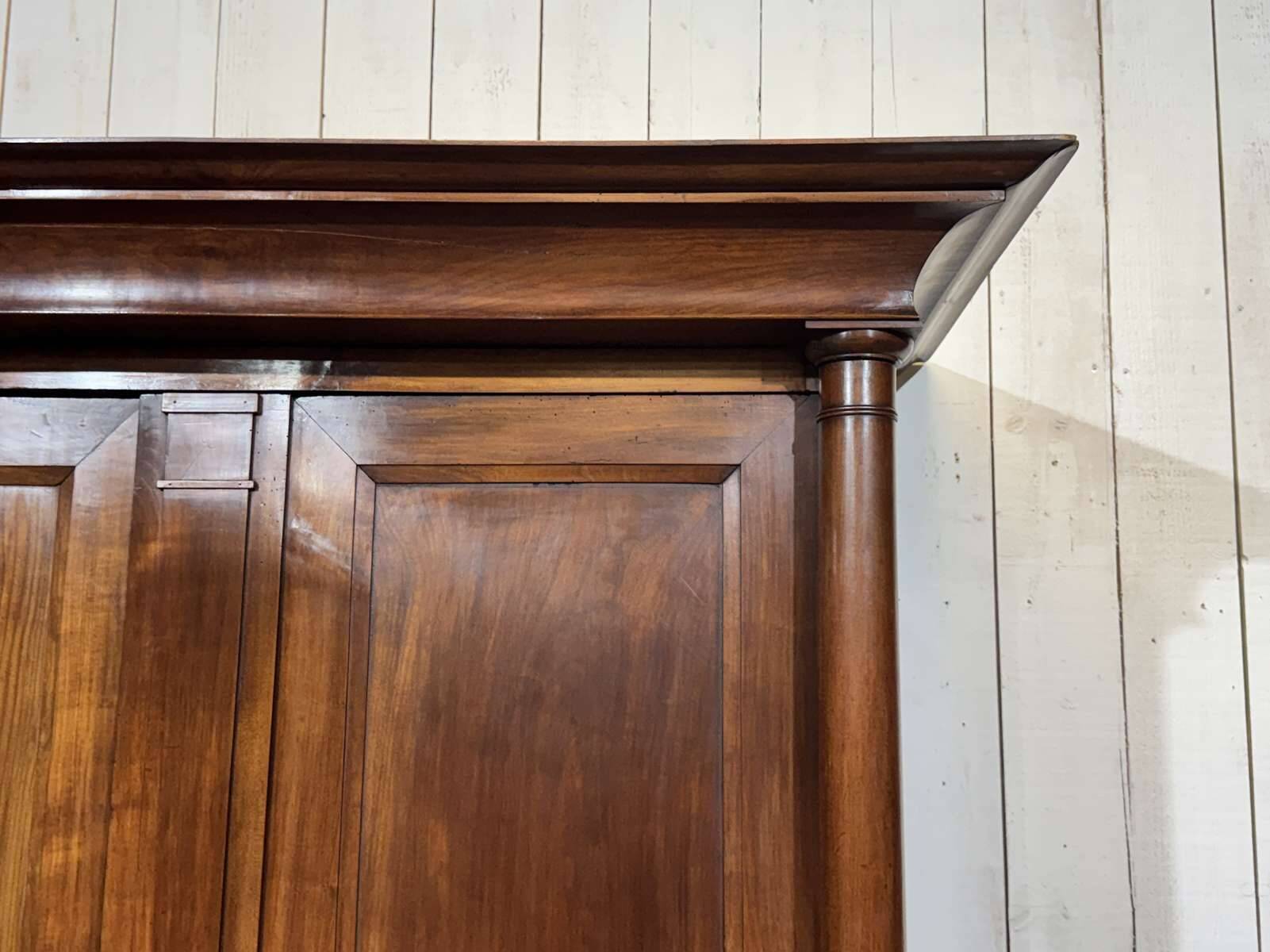 Armoire penderie Empire en merisier XIXème