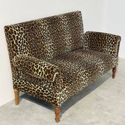 Sofa vintage en velours léopard / sofa mural avec accoudoirs rabattables, France.
