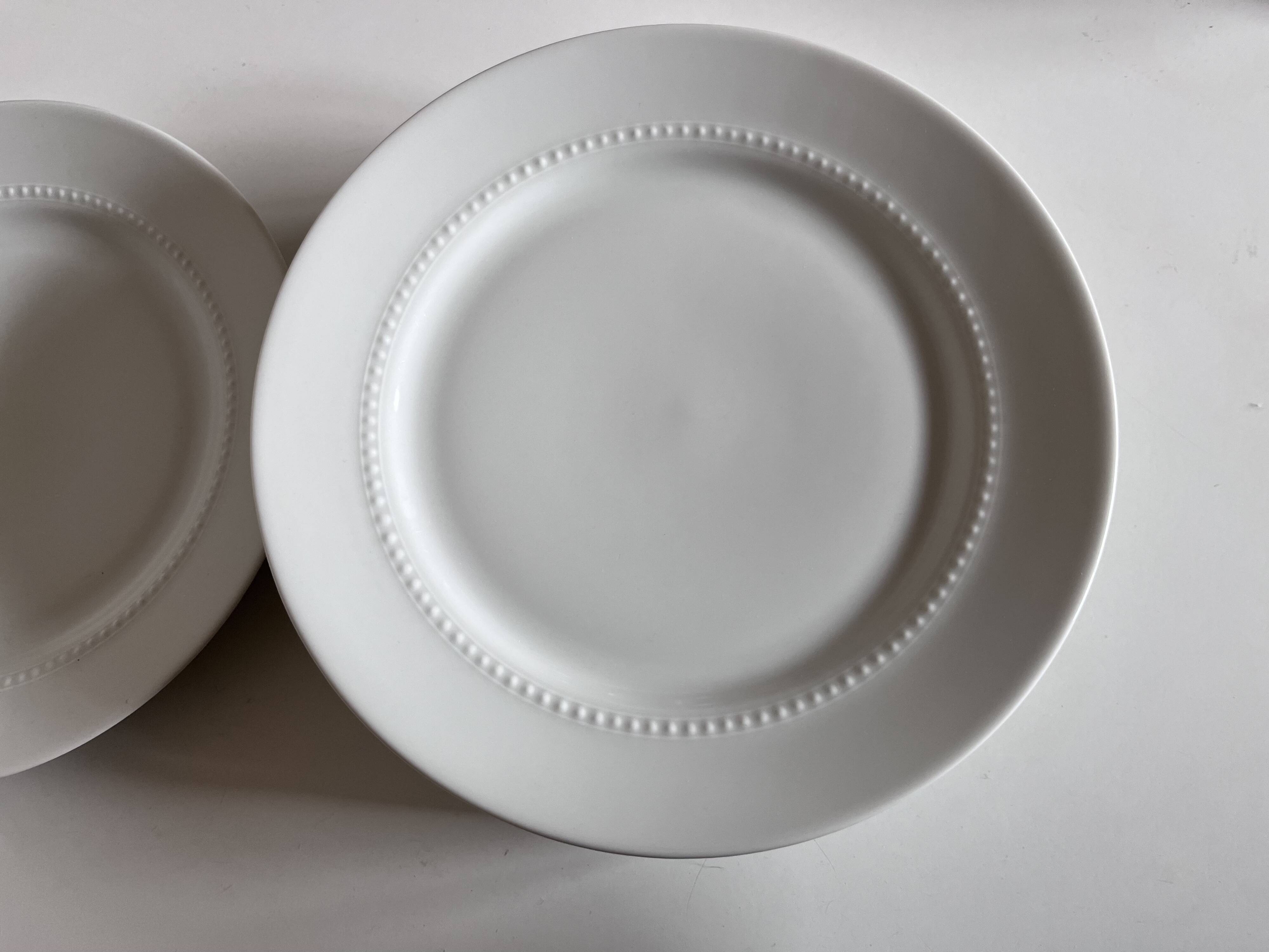 Set of 6 neo-classical pearl white porcelain dinner plates by Bareuther.