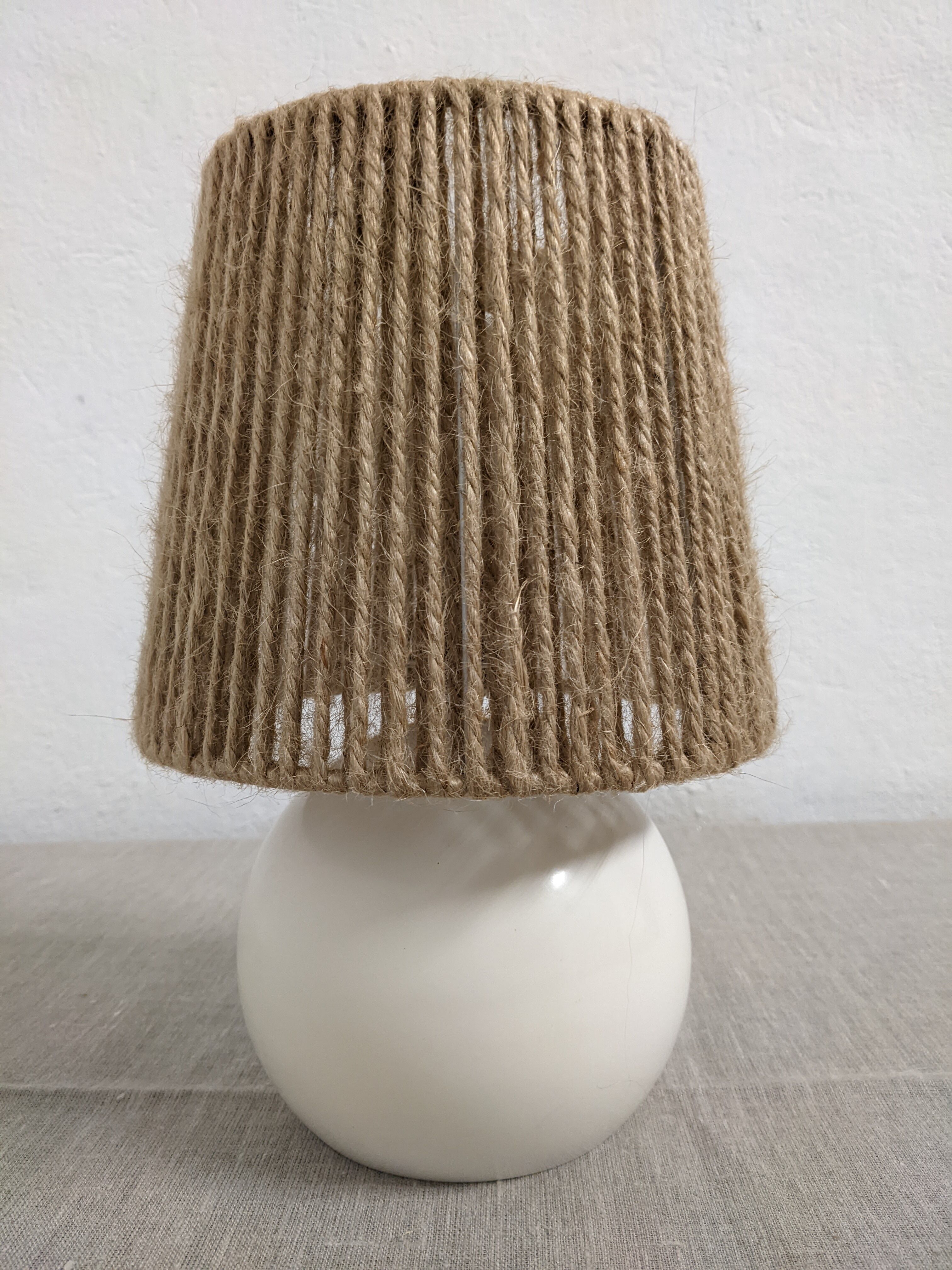Lampe boule vintage métal et corde de jute