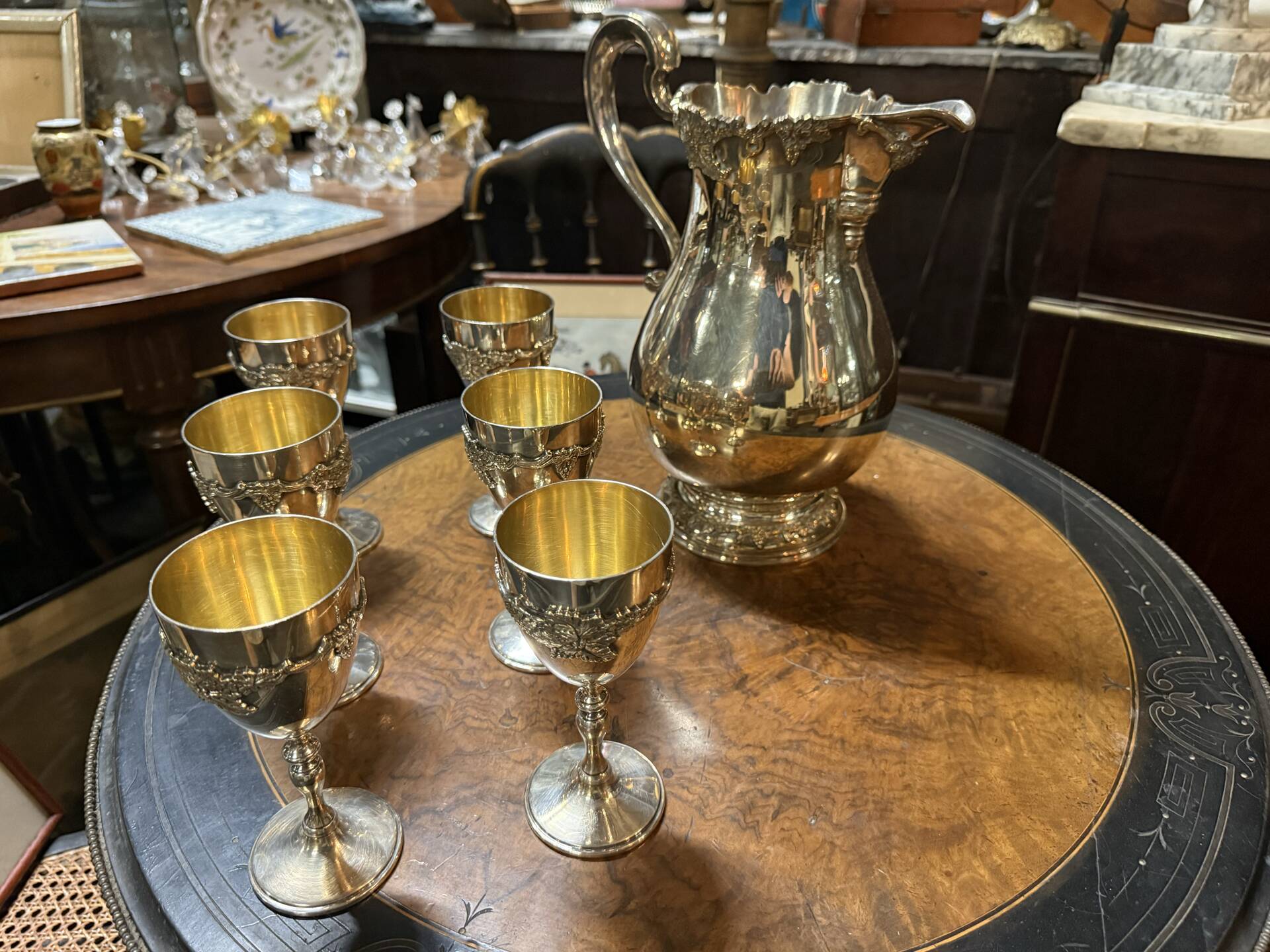 Carafe et 6 verres en métal argenté