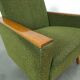 Fauteuil vert avec dossier en bois de teck