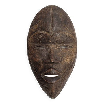 Masque Dan en bois sculpté, patine brune, Côte d’Ivoire, 25 cm