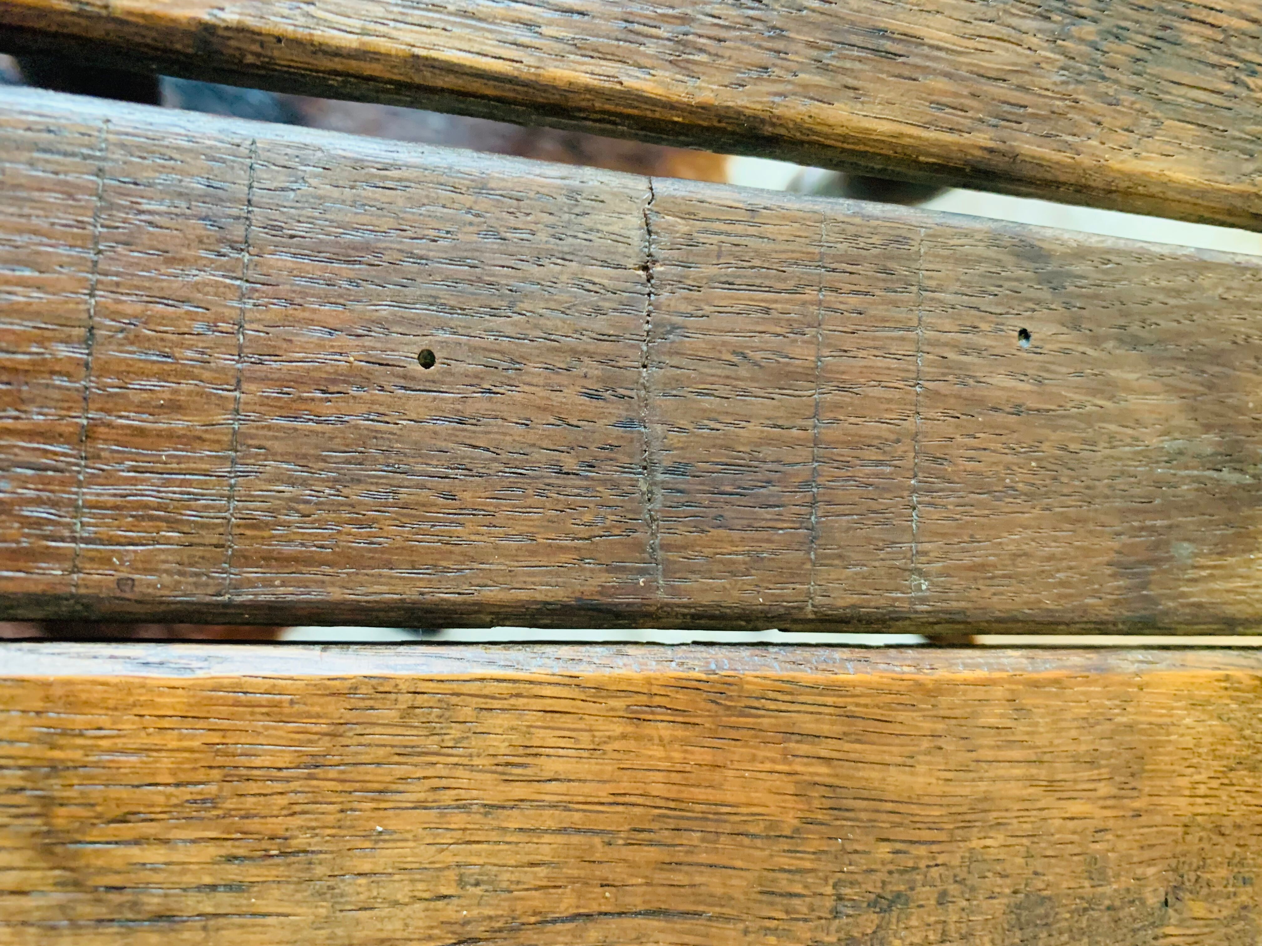 Ensemble de 5 chaises en bois, travail artisanal