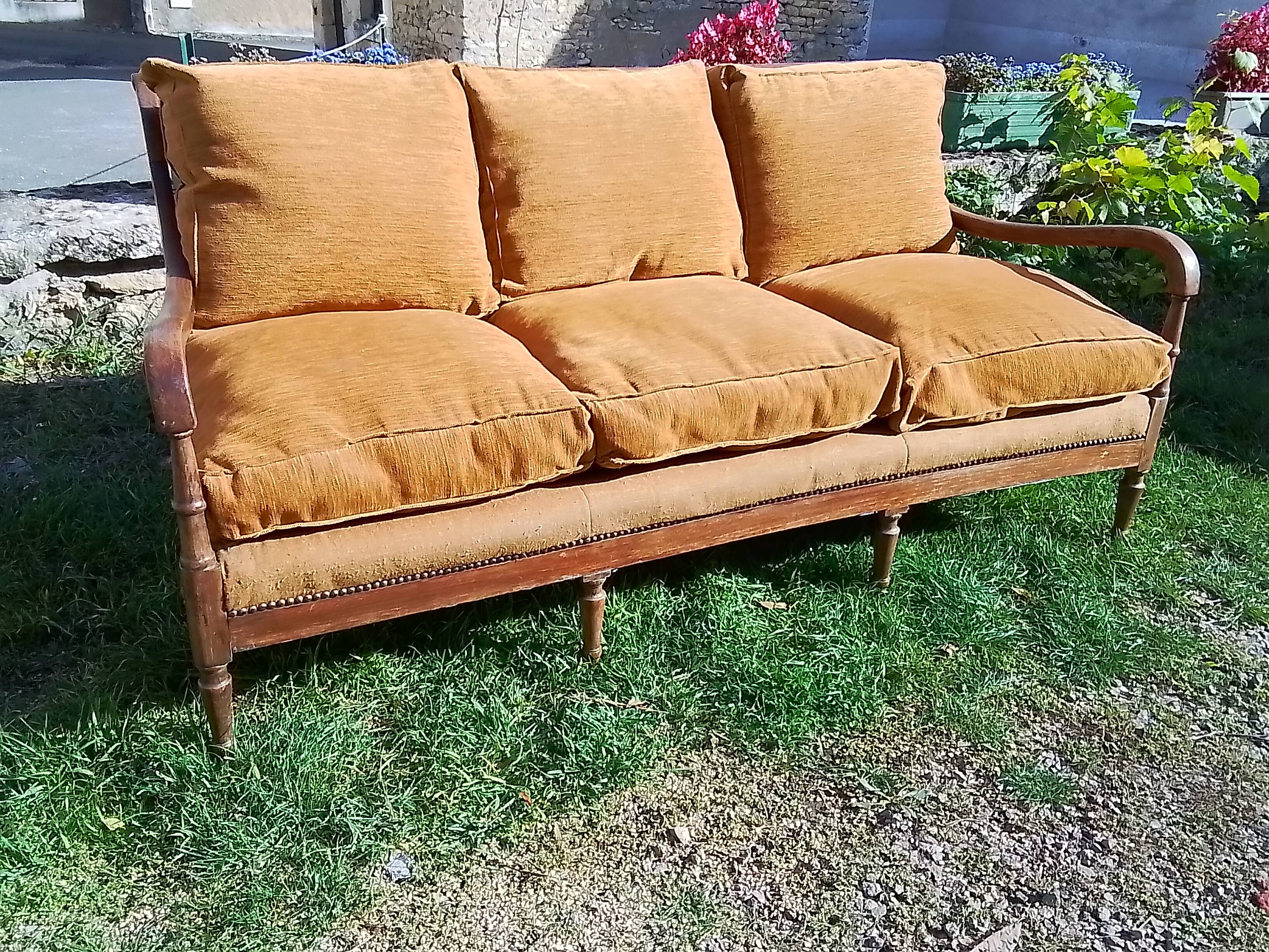 3-seater wooden sofa benches and feather seats