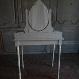 White patina hairdresser