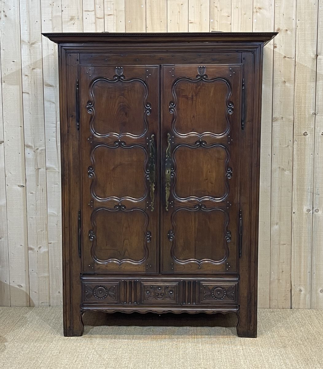 Small Breton wardrobe nineteenth in chestnut