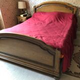 Solid chene bed