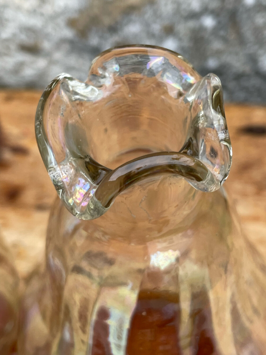 2 carafes cap and vintage amber base