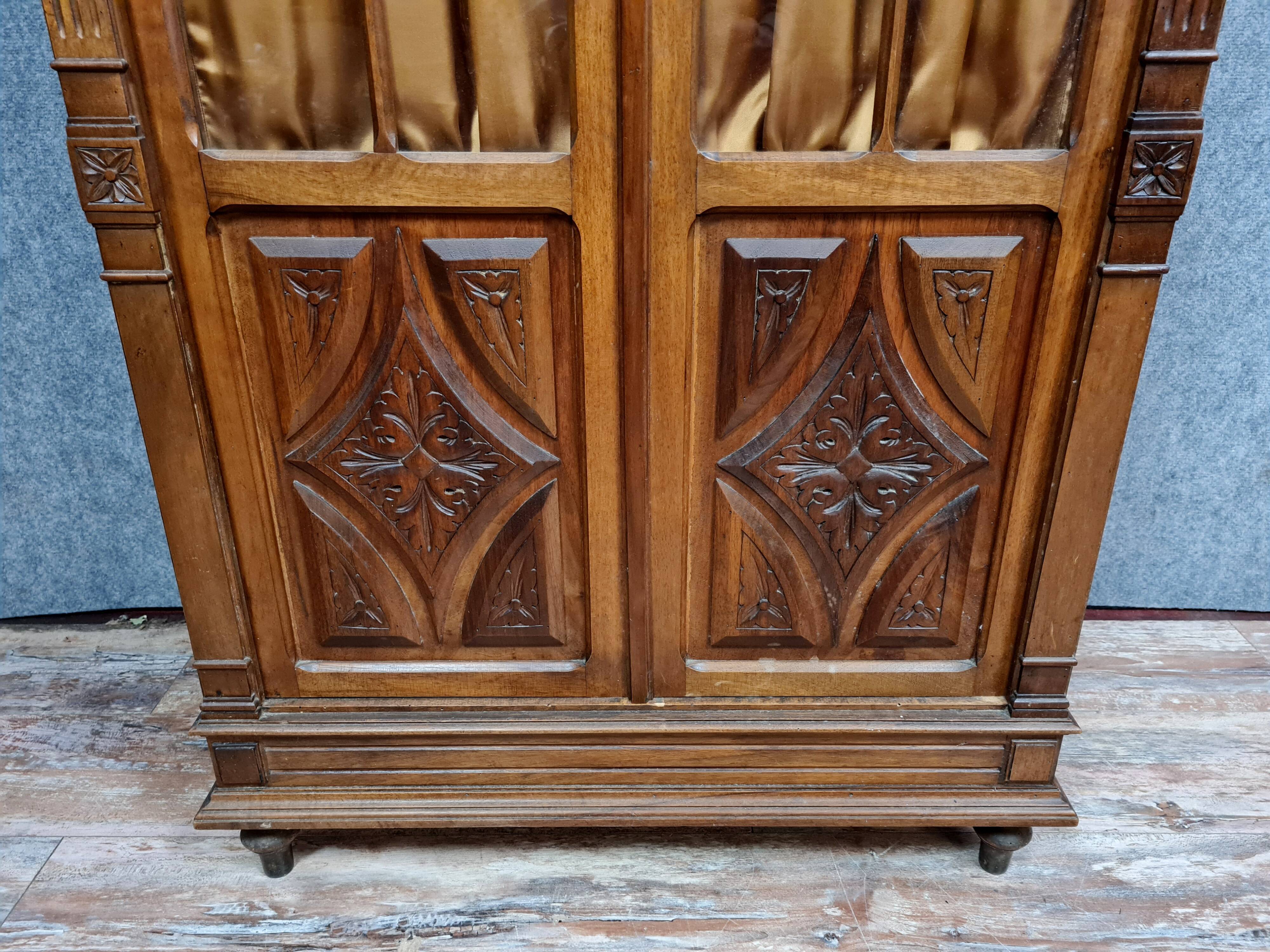 Louis XVI library in solid walnut with blonde patina around 1850
