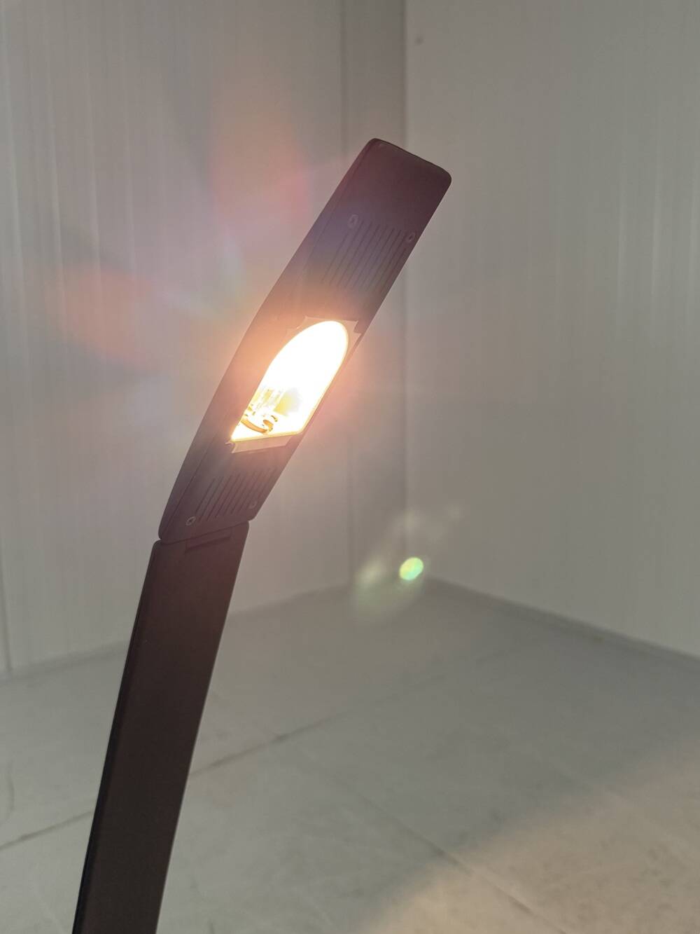 Dove desk lamp Mario Barbaglia & Marco Colombo, Italy