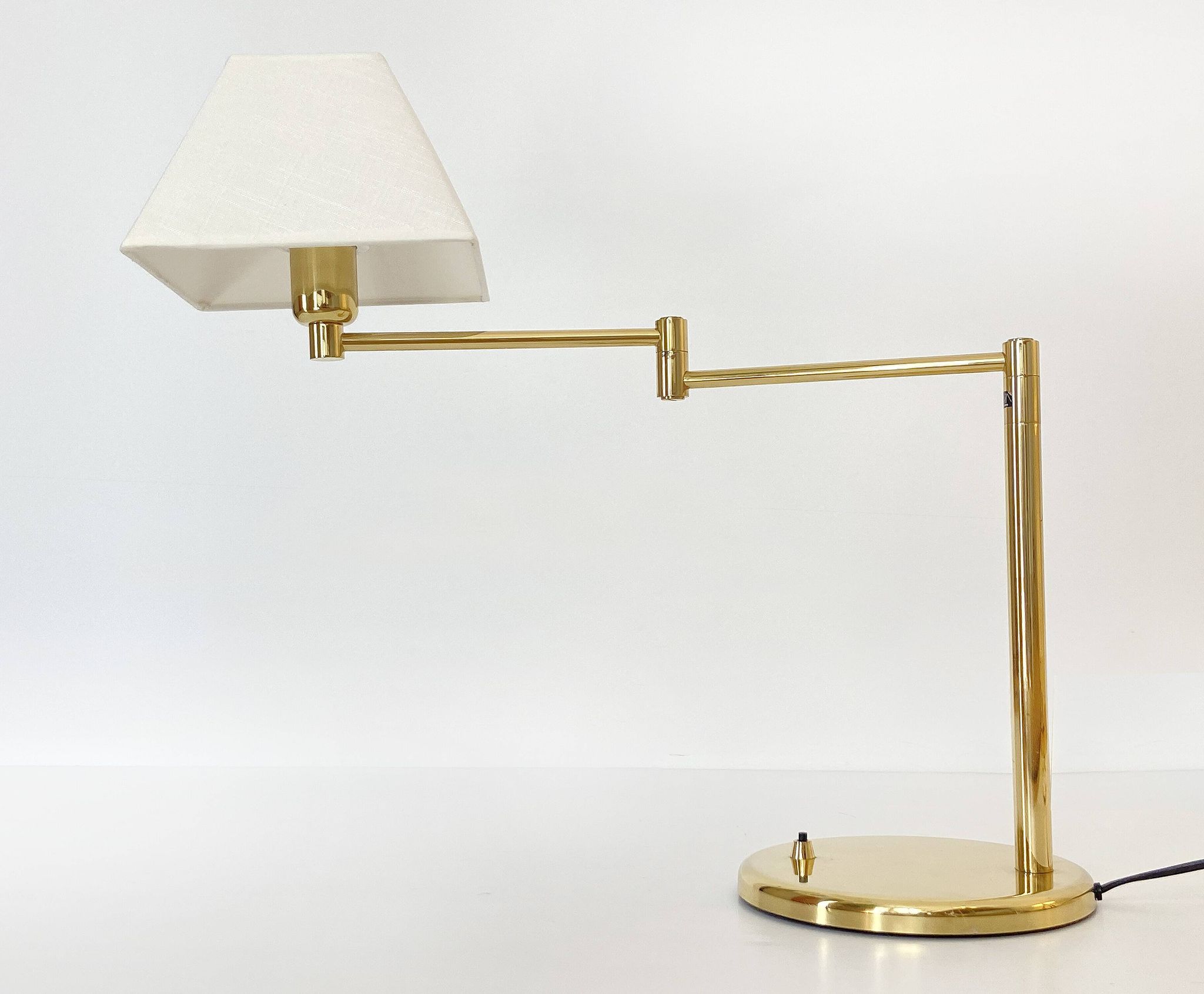 Vibia Swing table lamp