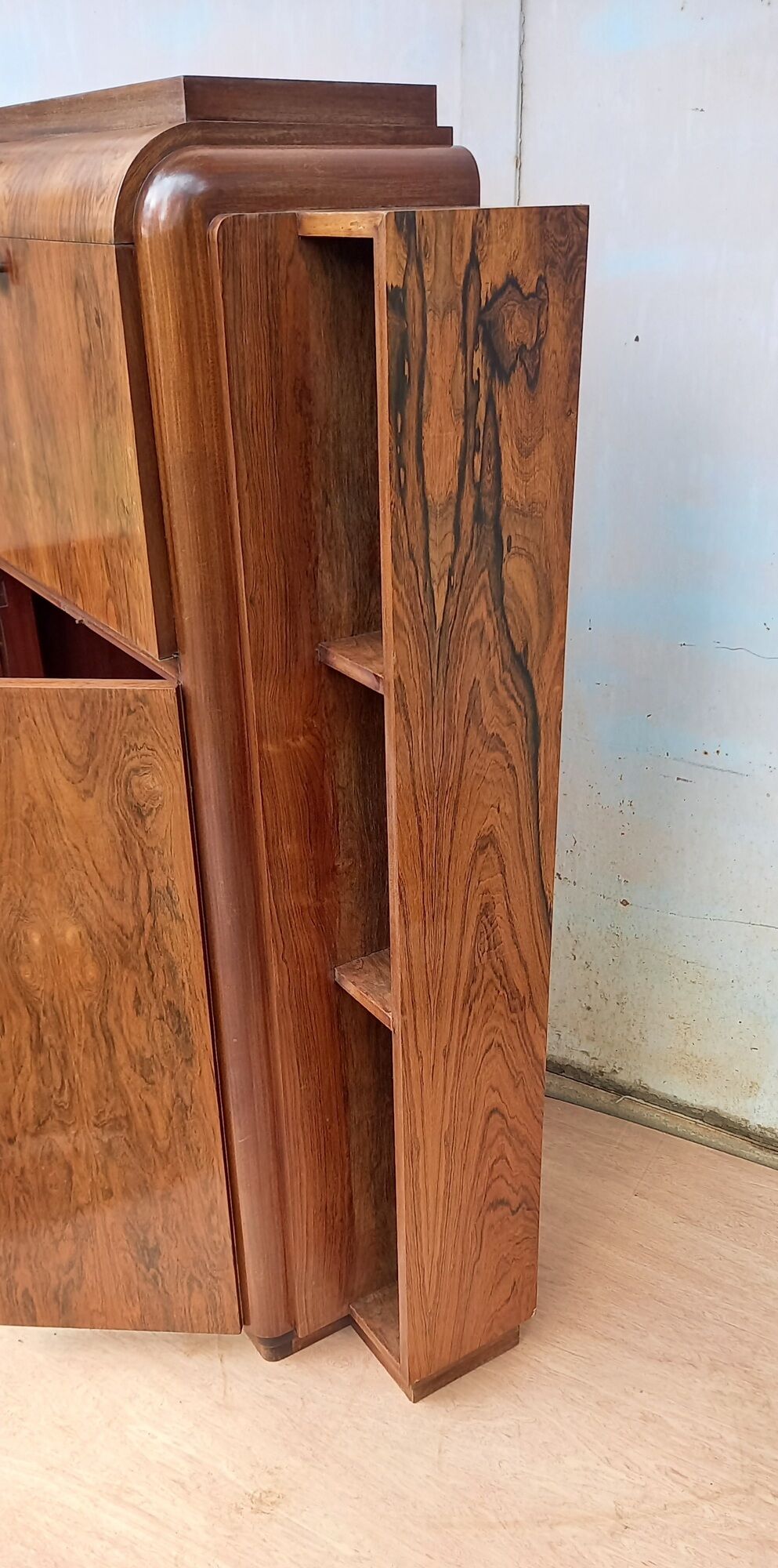 Rosewood bar furniture