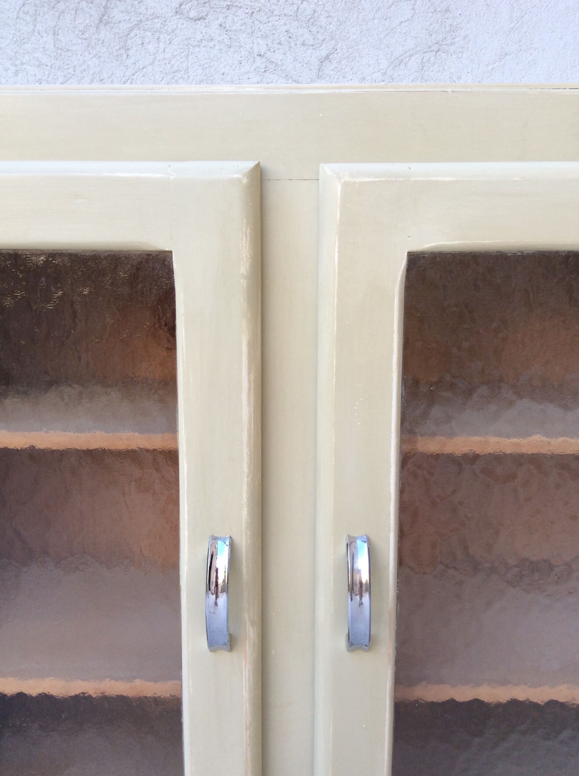 Top buffet glass doors 50s patinated almond green