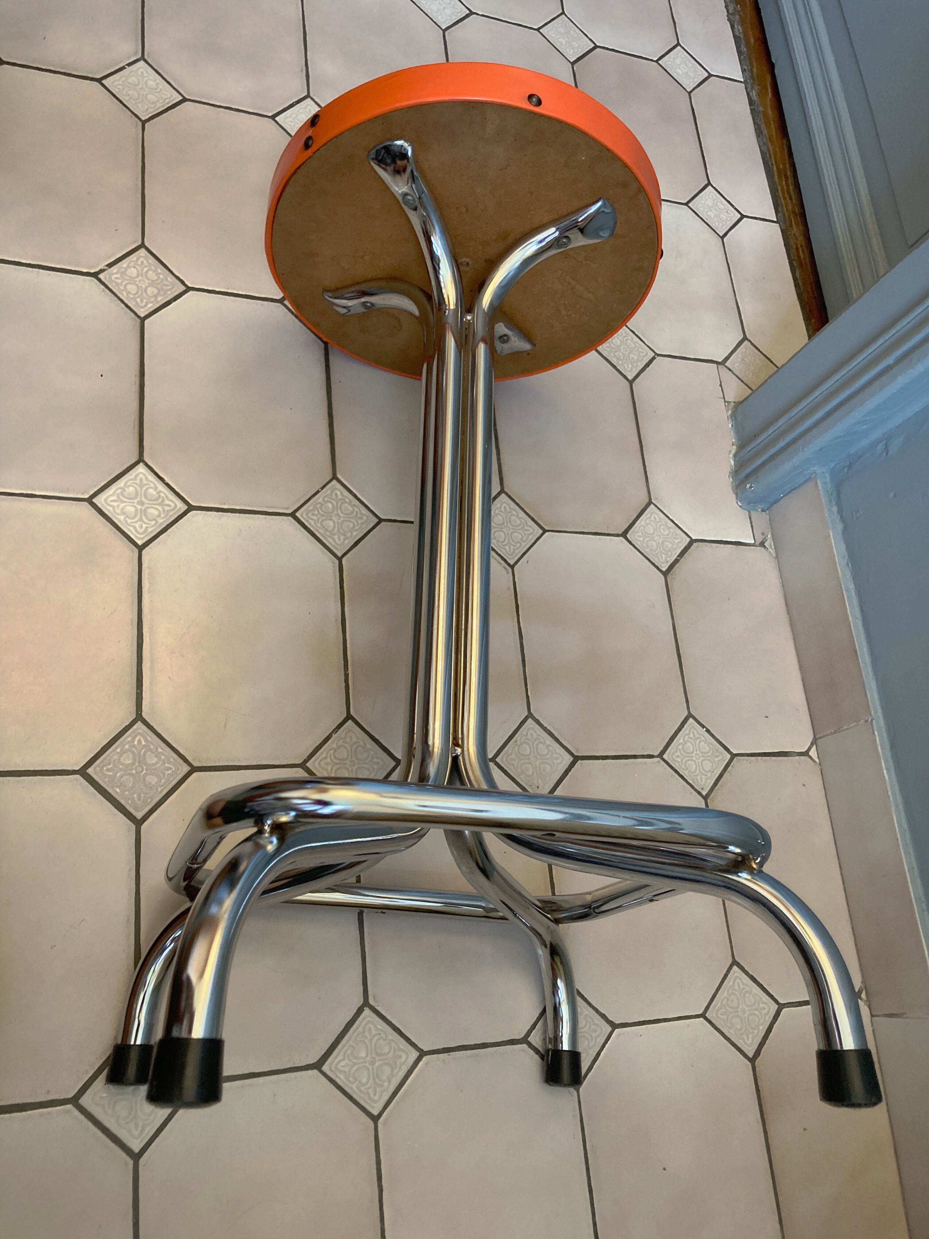 Duo of chair and stool 1970 orange and chromes