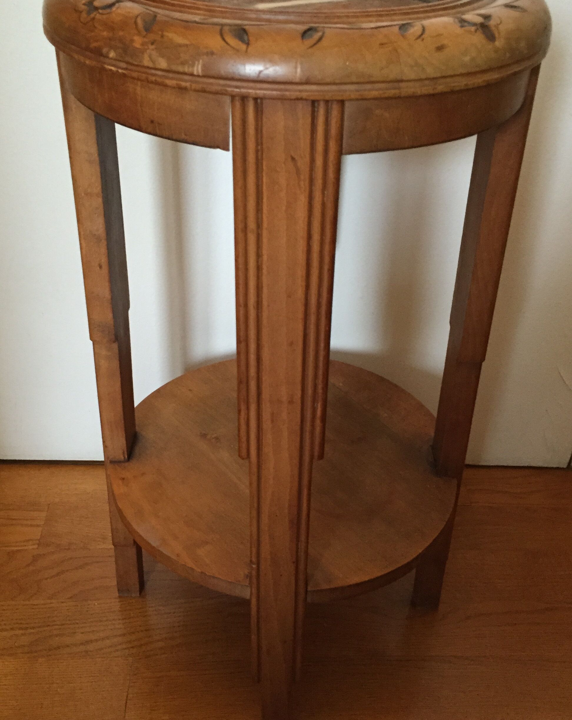 Art deco pedestal table