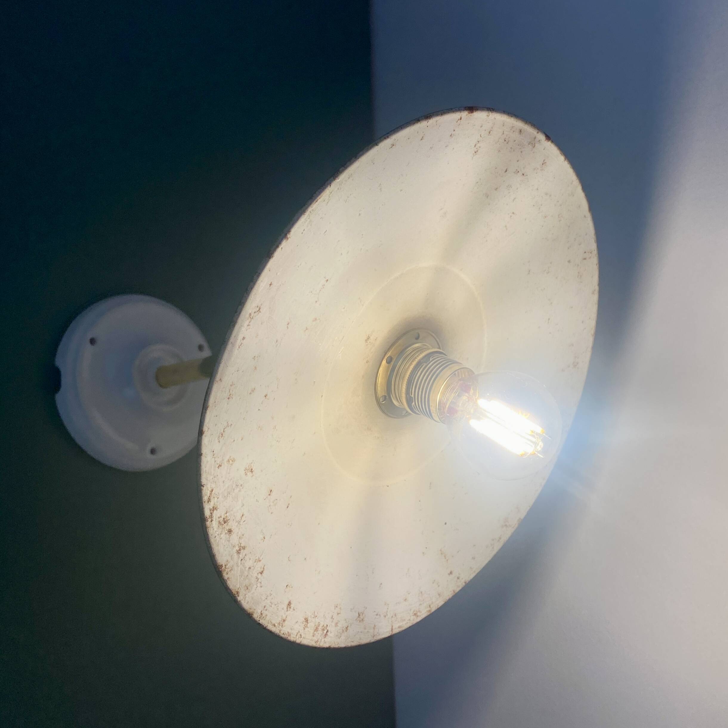 Vintage green enamelled sheet metal wall lamp shade - 2 -