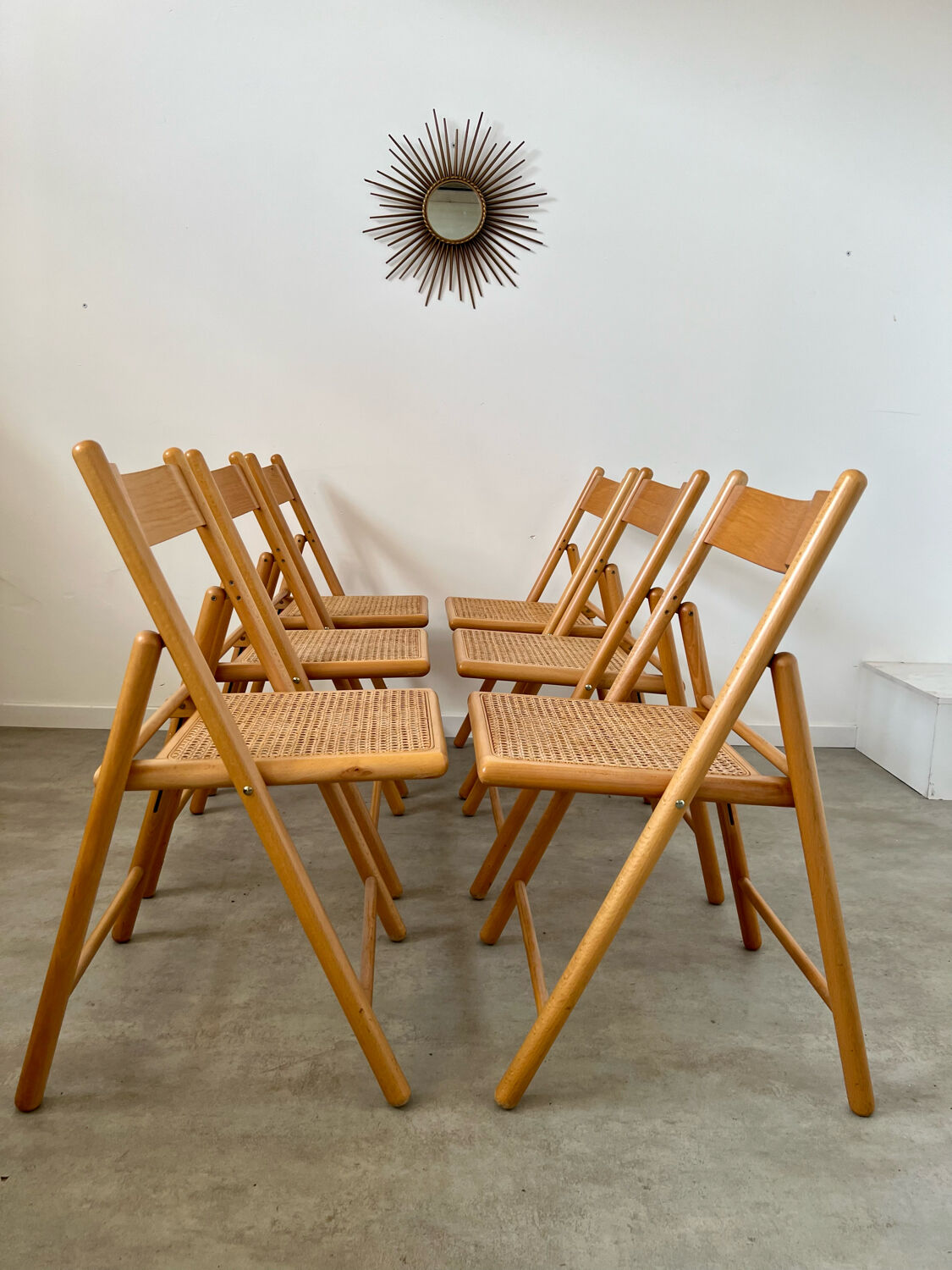 Lot 6 folding wooden chairs and vintage rattan canning year 60
