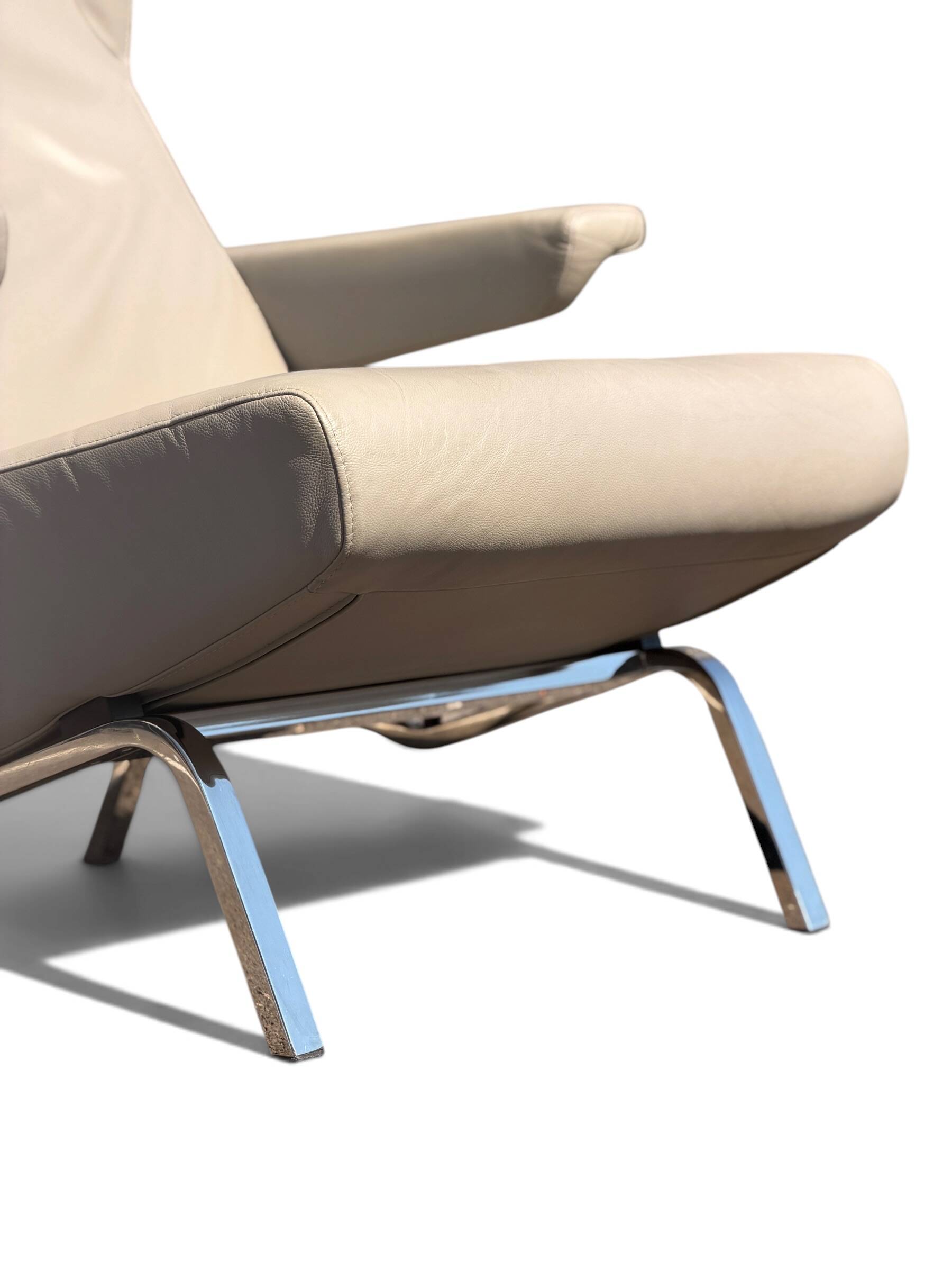 Archi armchair in grey leather by Pierre Paulin - Ligne Roset Edition