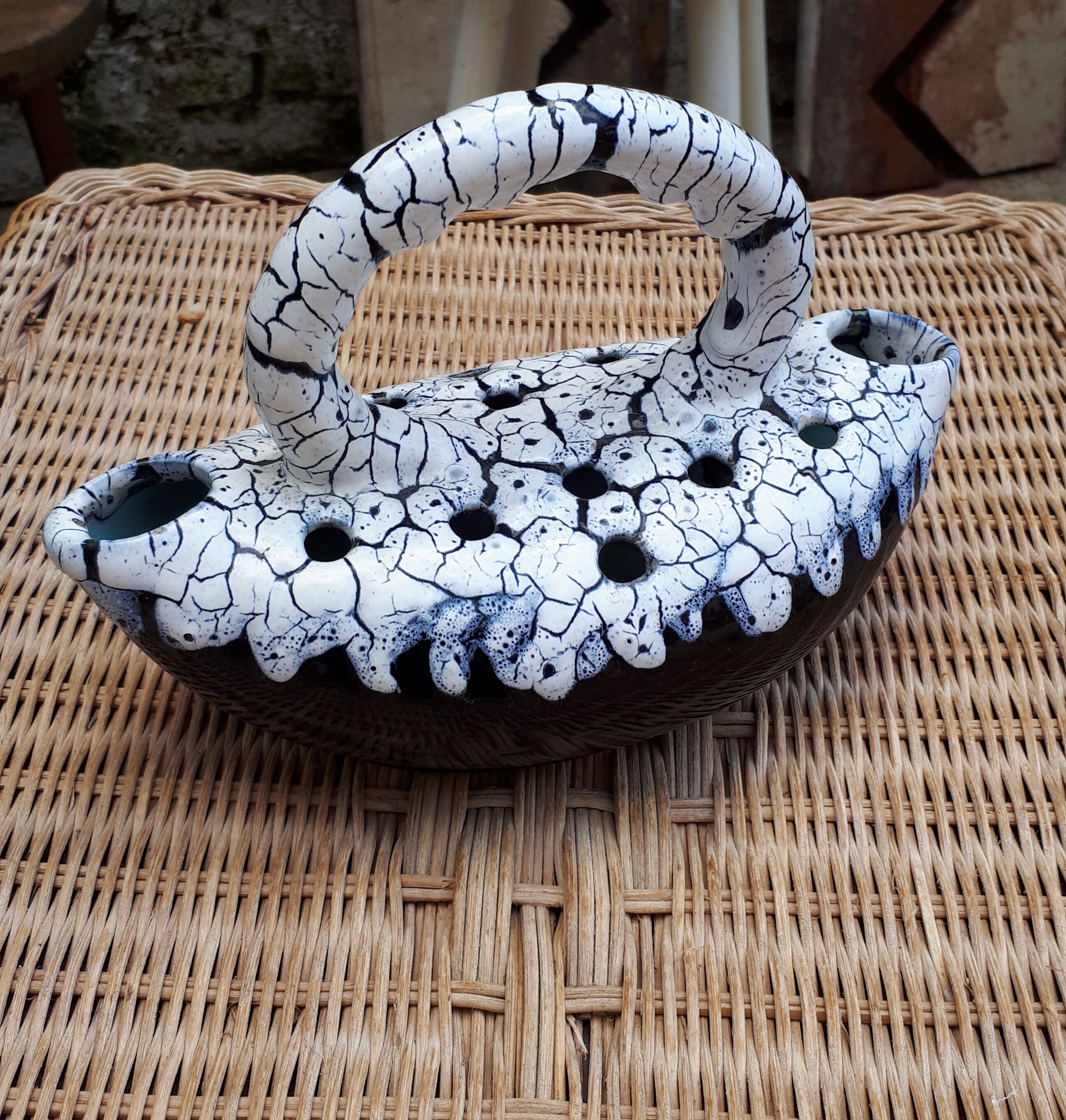 Flower vase style Fat Lava Vallauris