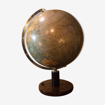 Globe terrestre en verre