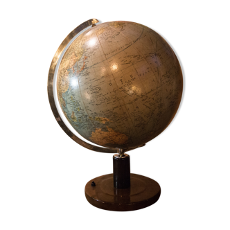 Globe terrestre en verre