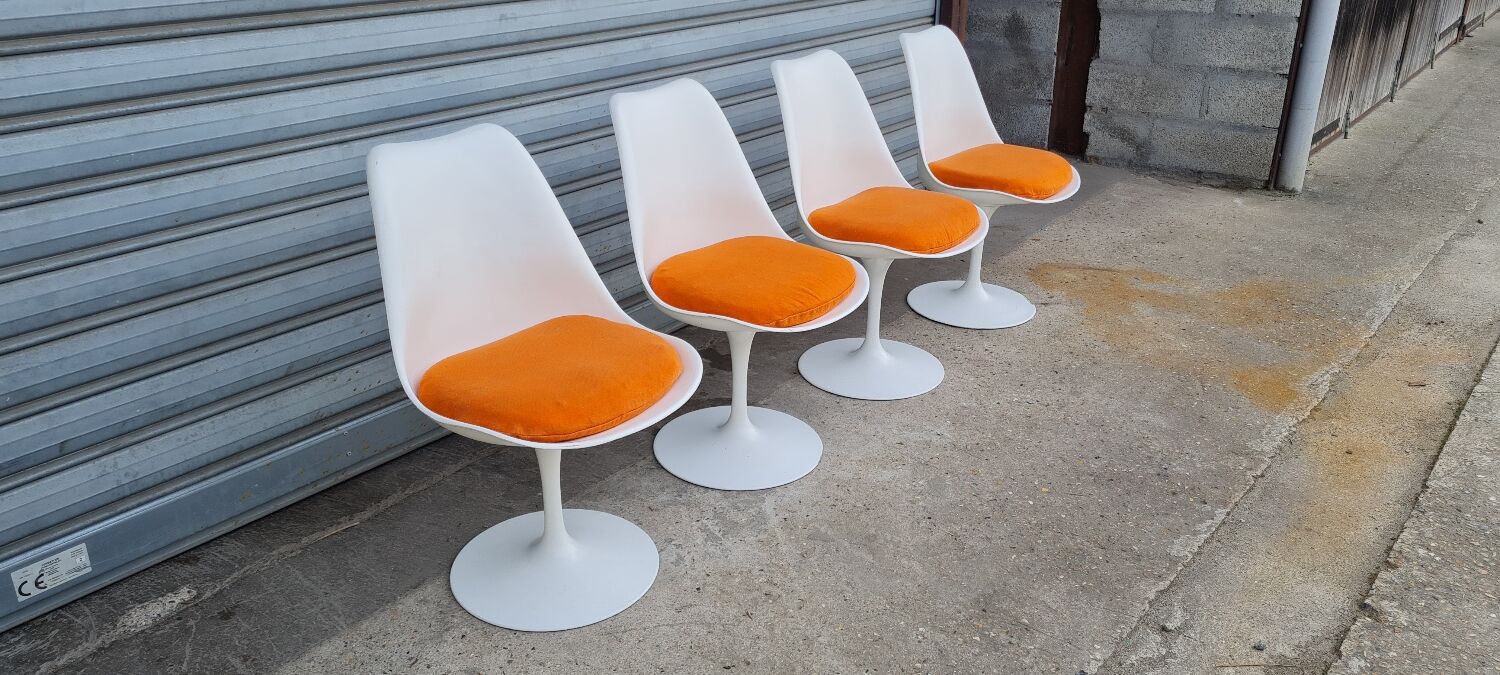 Set of two chairs "Tulip" by Eero Saarinen for Knoll