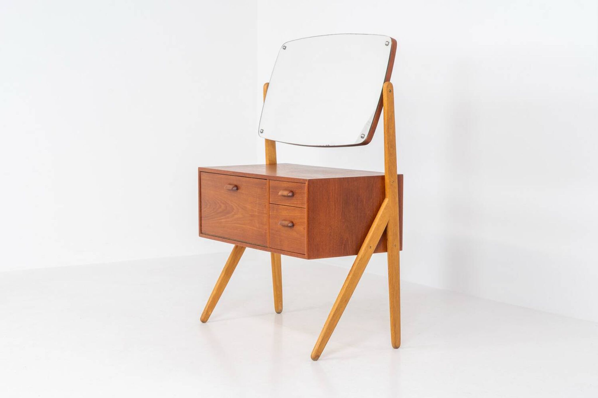 Iconic hairdresser from Ølholm Møbelfabrik (Denmark, 1960s).