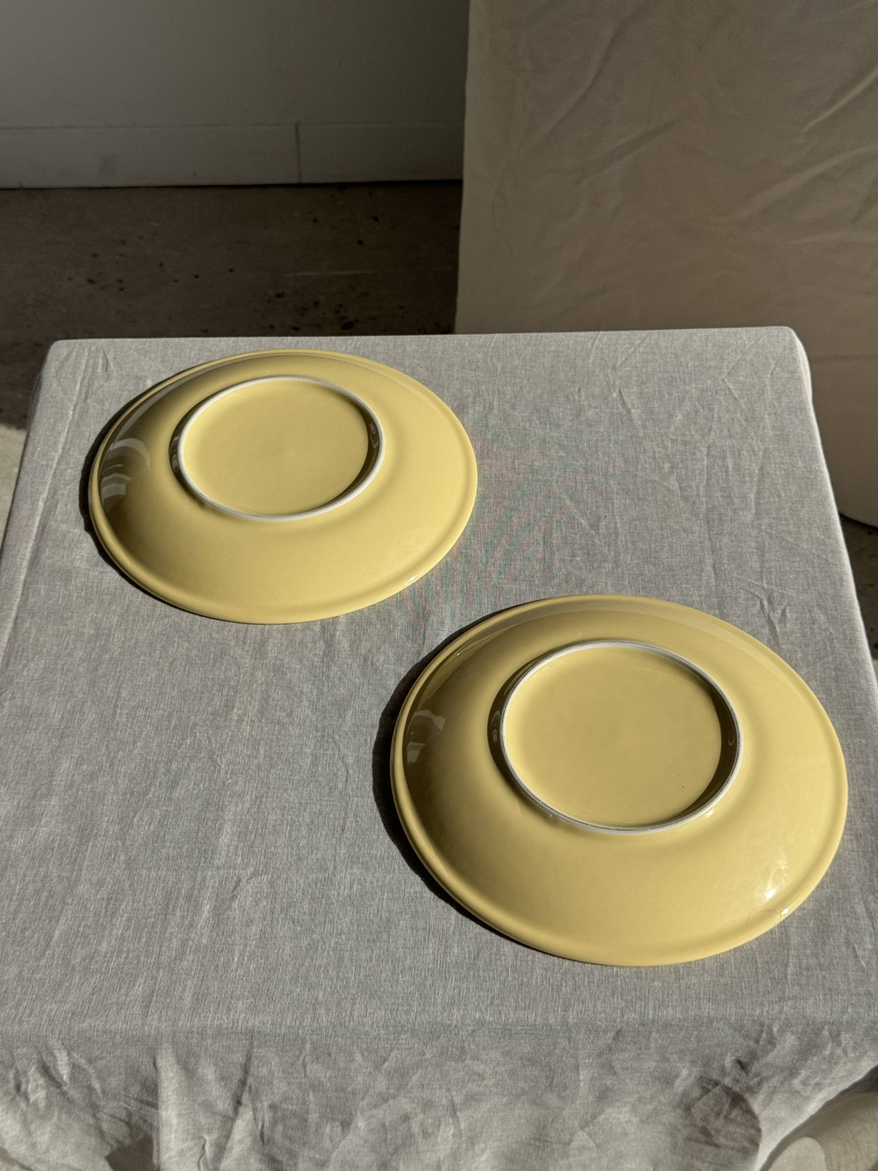 Set of 2 large yellow plates without brand D25.5