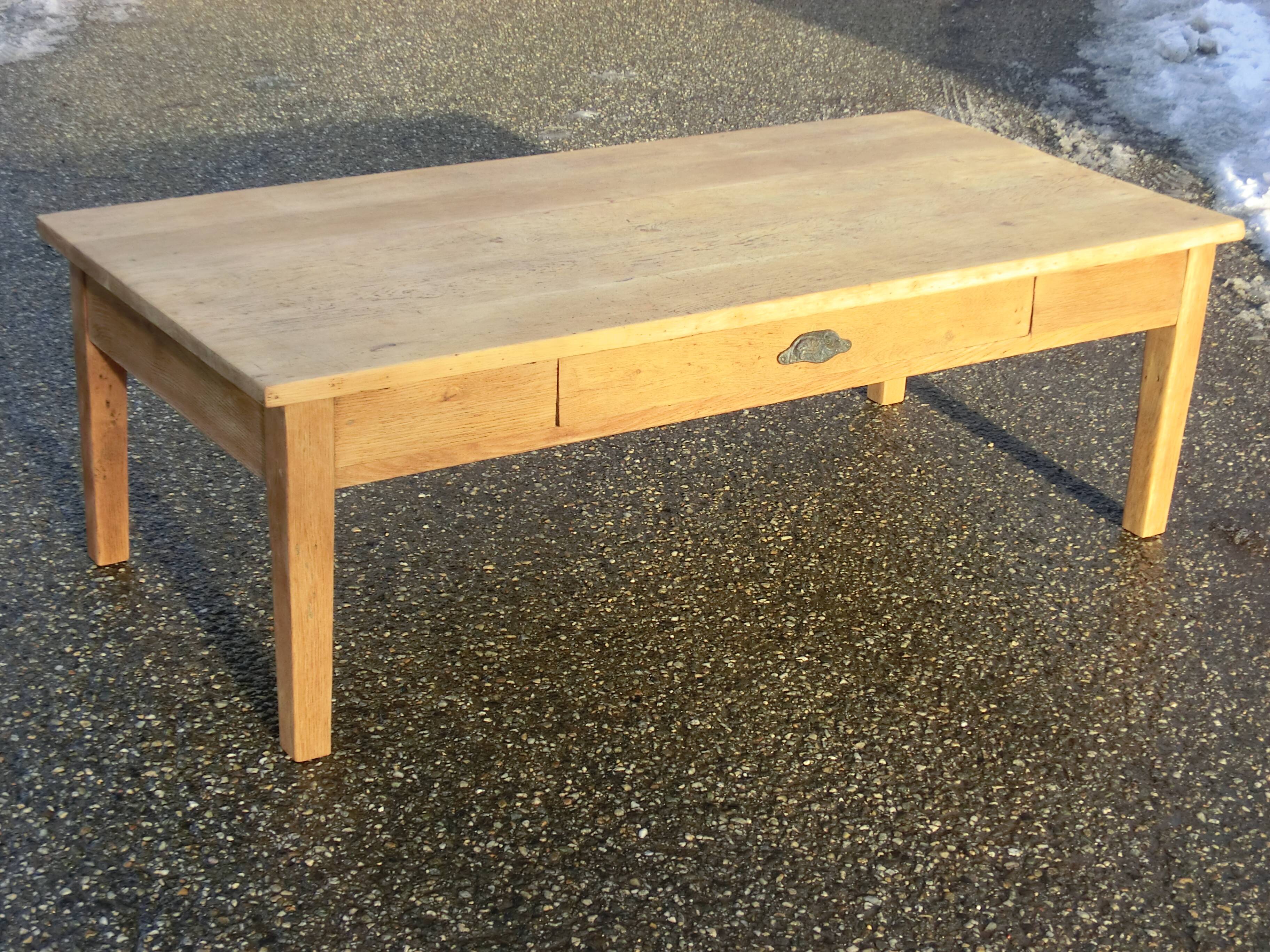 Superbe ancienne table basse de ferme en chêne massif
