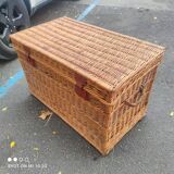 Wicker travel trunk