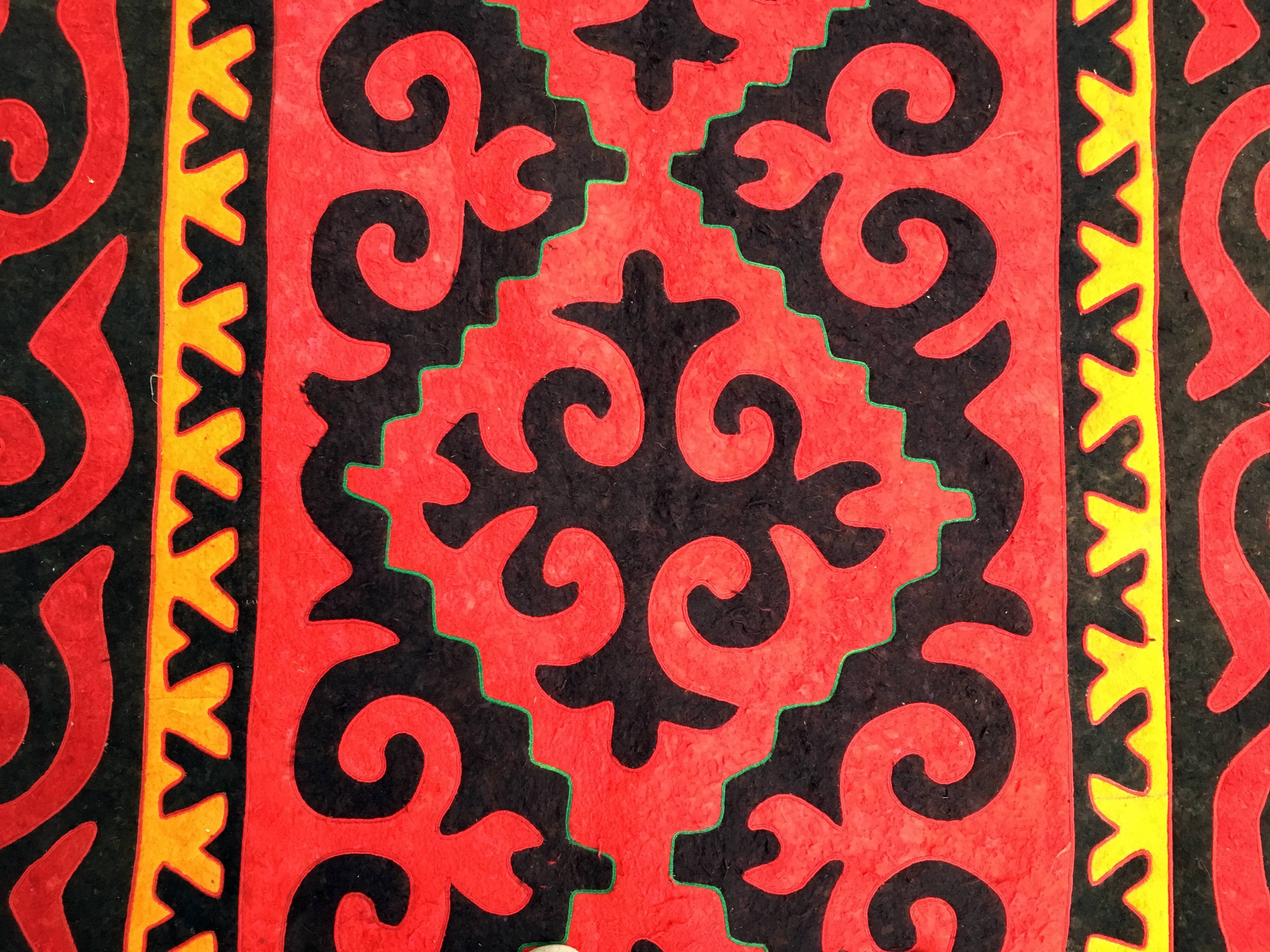 Carpet traditional Shirdak yurt Kyrgyz 270 x 146 cm