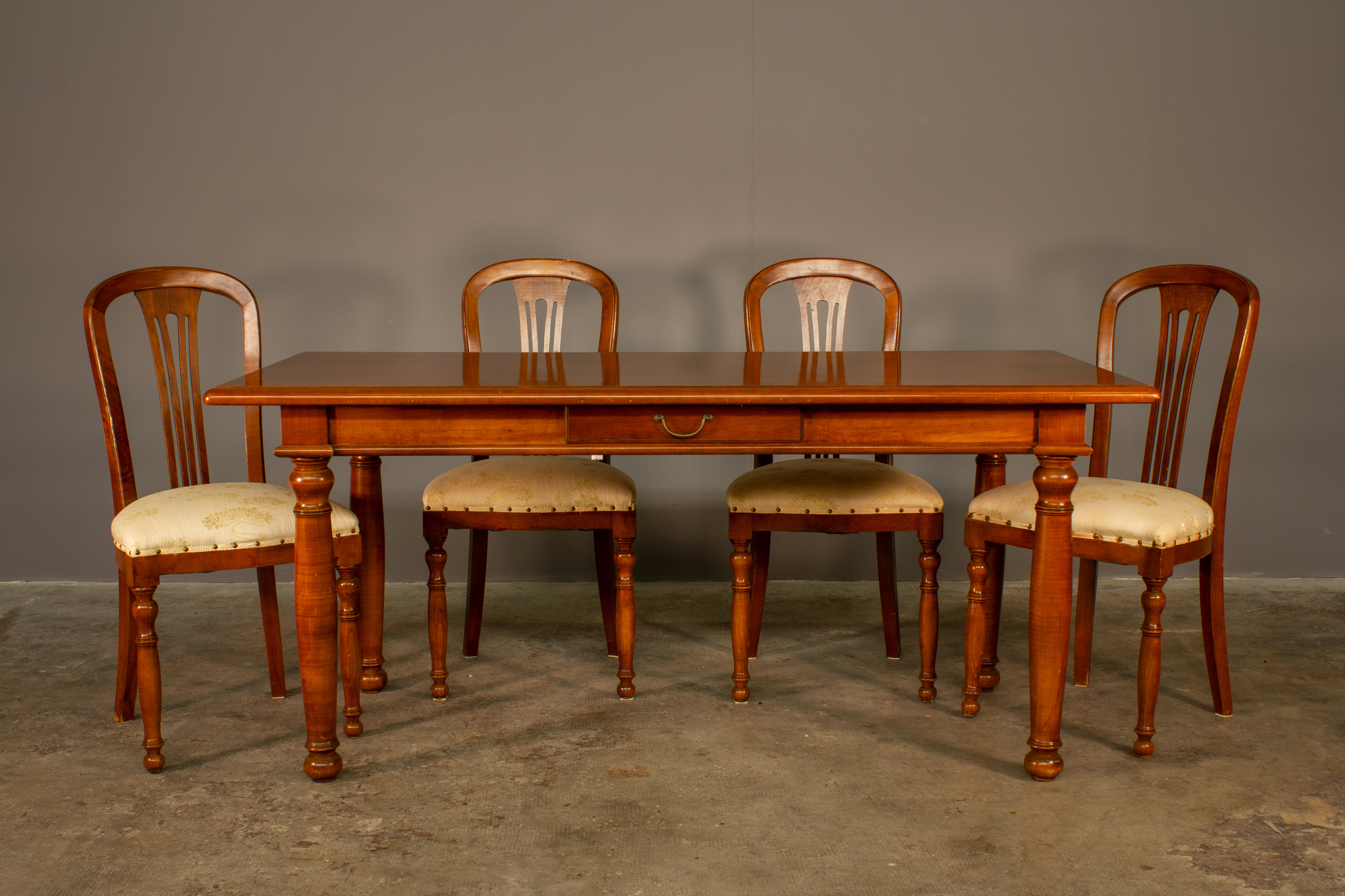 Upholstered damask table and 4 cherry chairs from the 80s