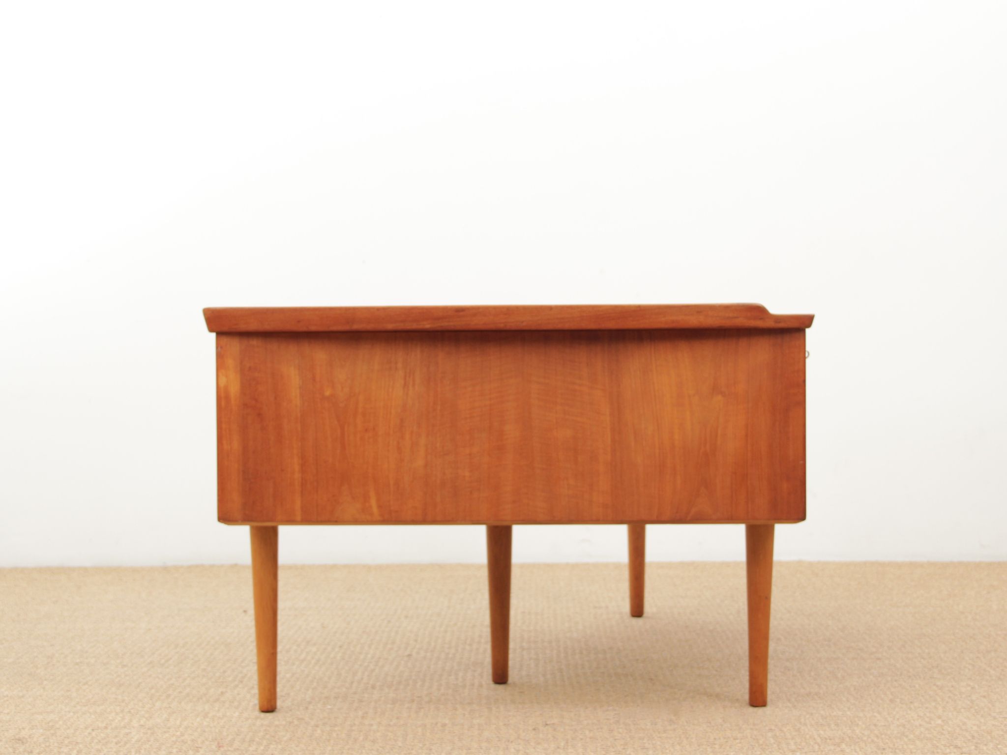 Bureau scandinave boomerang en teck d'Arne Hovmand Olsen