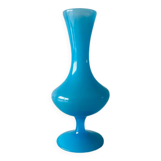 Vase ancien en opaline bleue