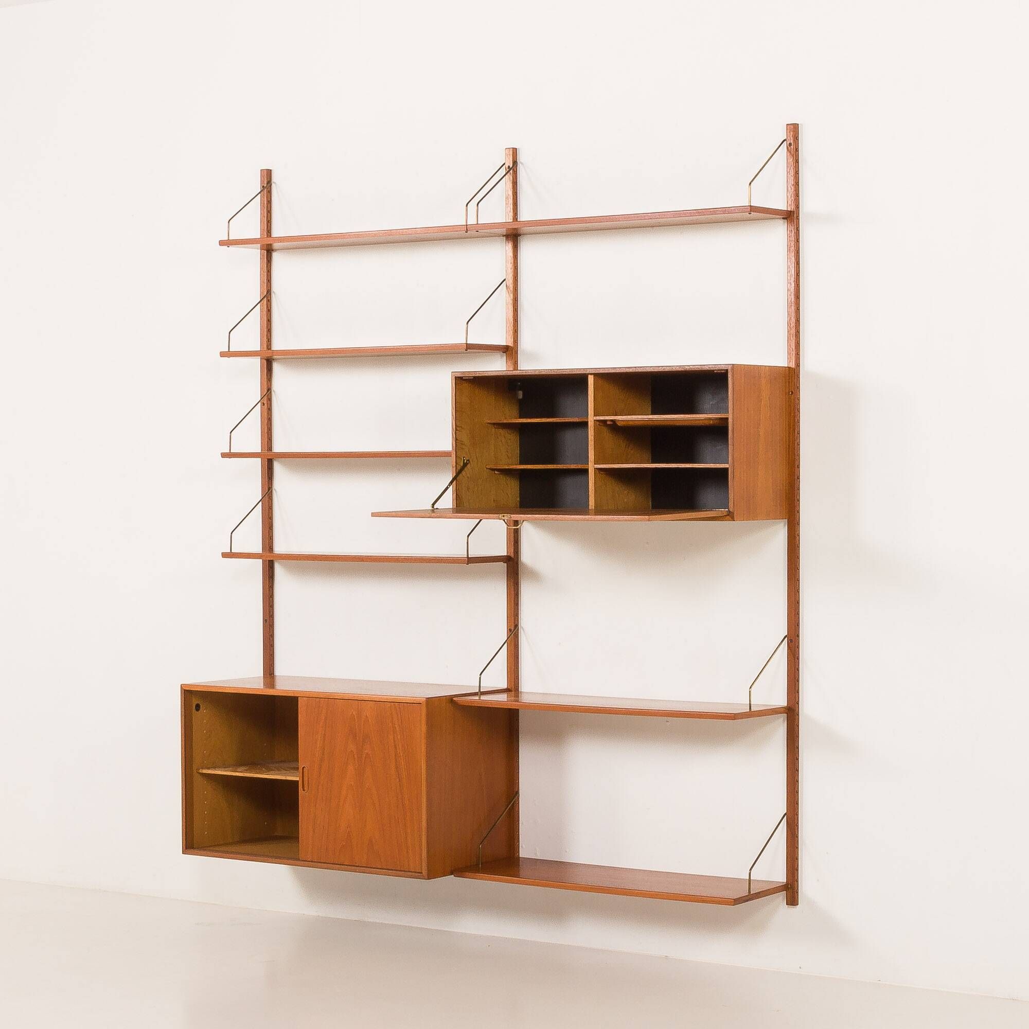 Hansen and Guldborg teak wall unit with a bar cabinet, Denmark 1950s