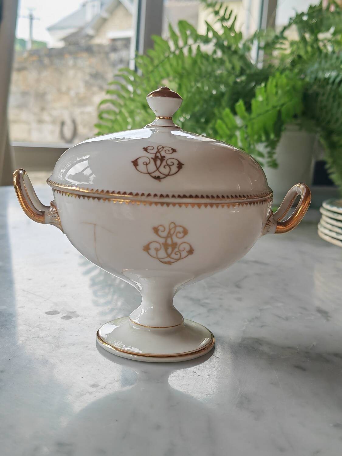 Paris porcelain sugar bowl